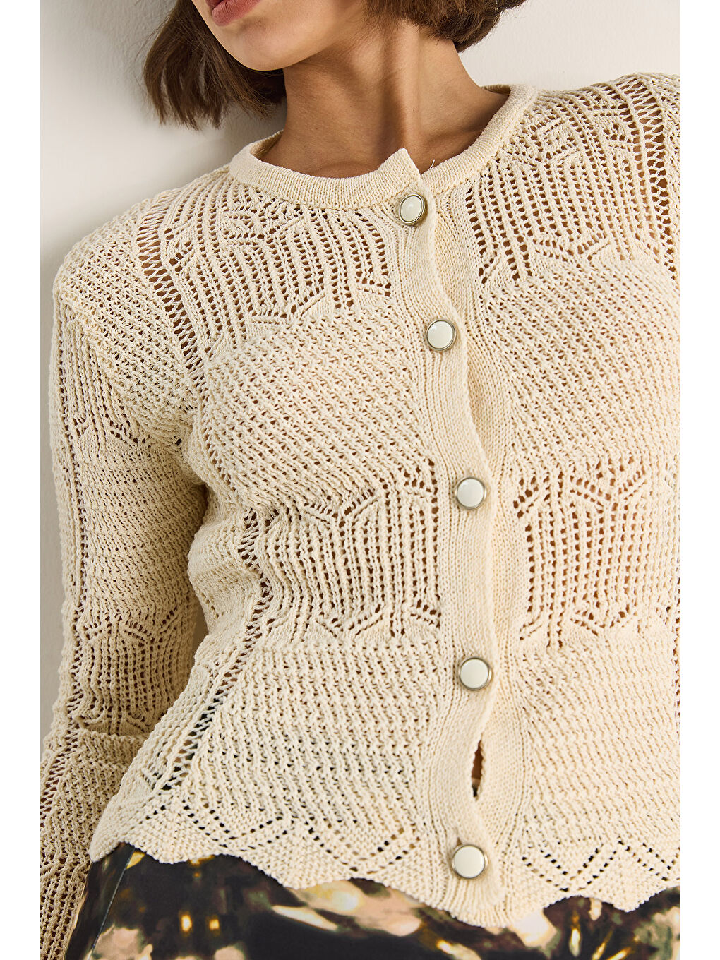 Ekru Kadın Delikli İşlemeli Triko Hırka-5