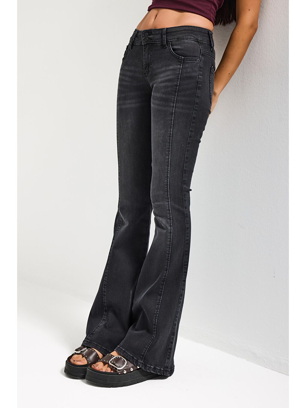 Gri Kadın Füme 2s6-1 Mid Rise Flare Fit Kemer Detaylı Esnek Kumaş Denim Jean-5