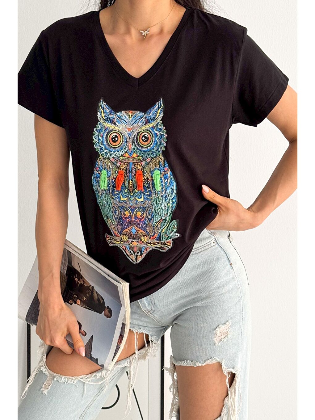 Siyah V Yaka Kısa Kol Pul Payet Aplikeli Örme Regular Fit T-Shirt