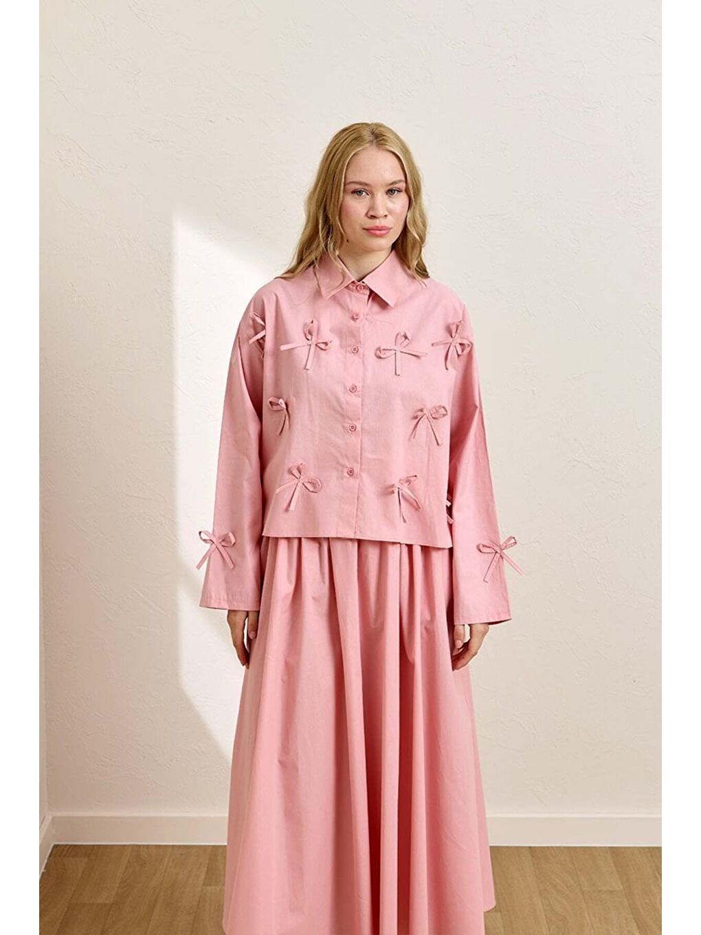 Soft Pembe Fiyonk Detay Crop Gömlek-2