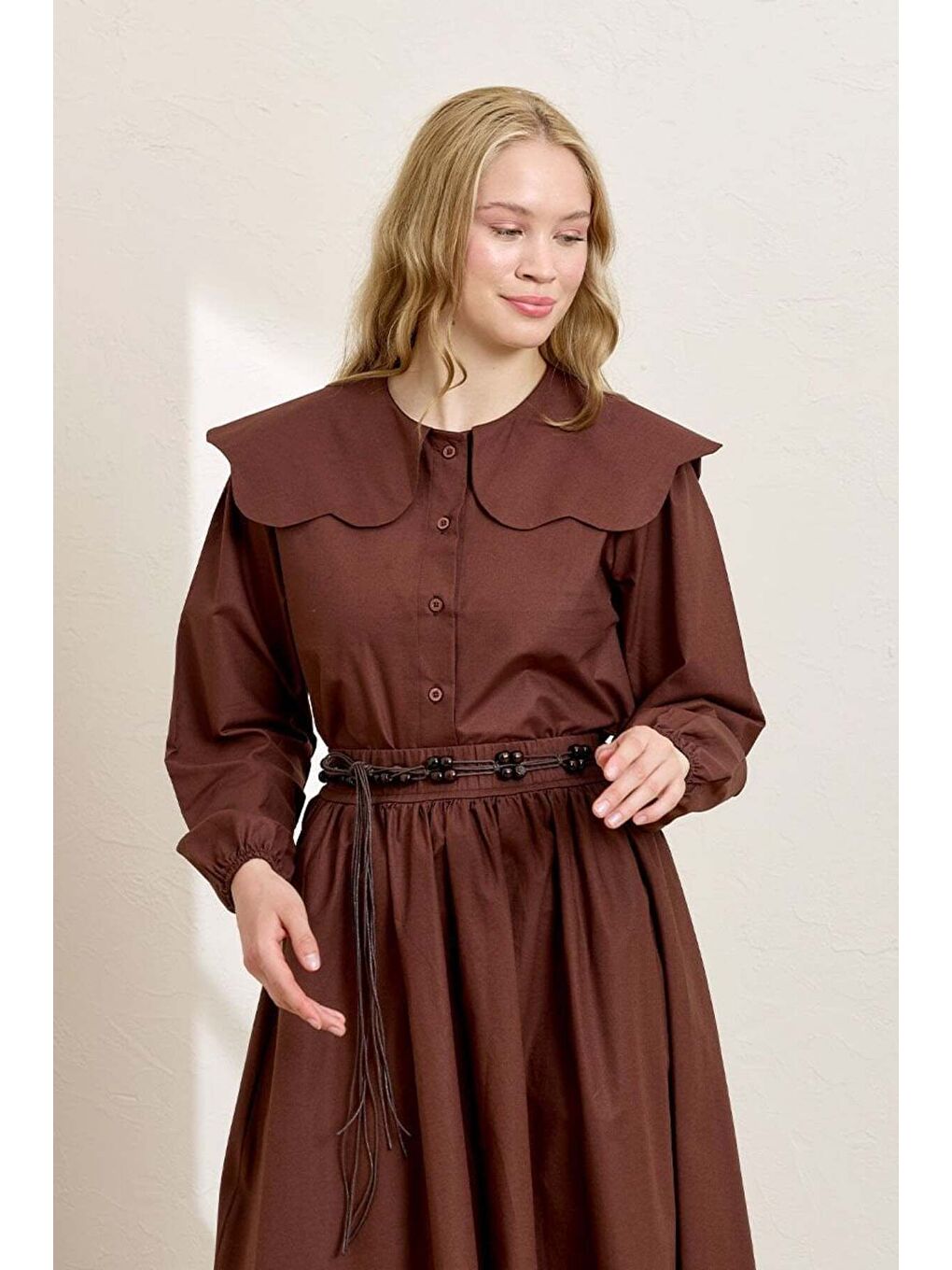 Kahverengi Acı Kahve Papatya Yaka Crop Gömlek-1