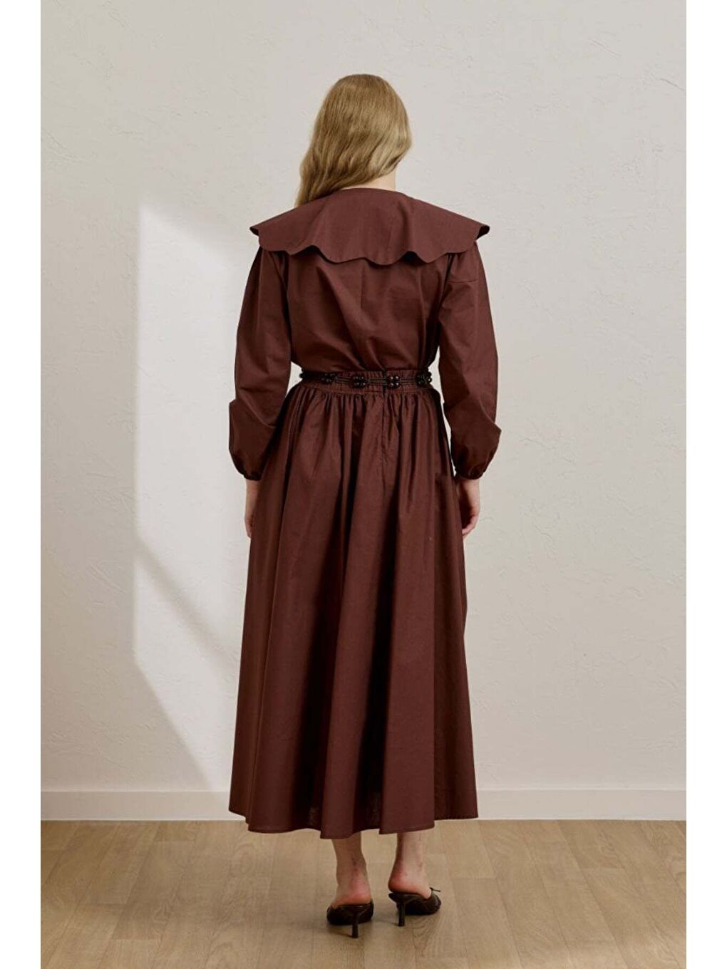 Kahverengi Acı Kahve Papatya Yaka Crop Gömlek-2