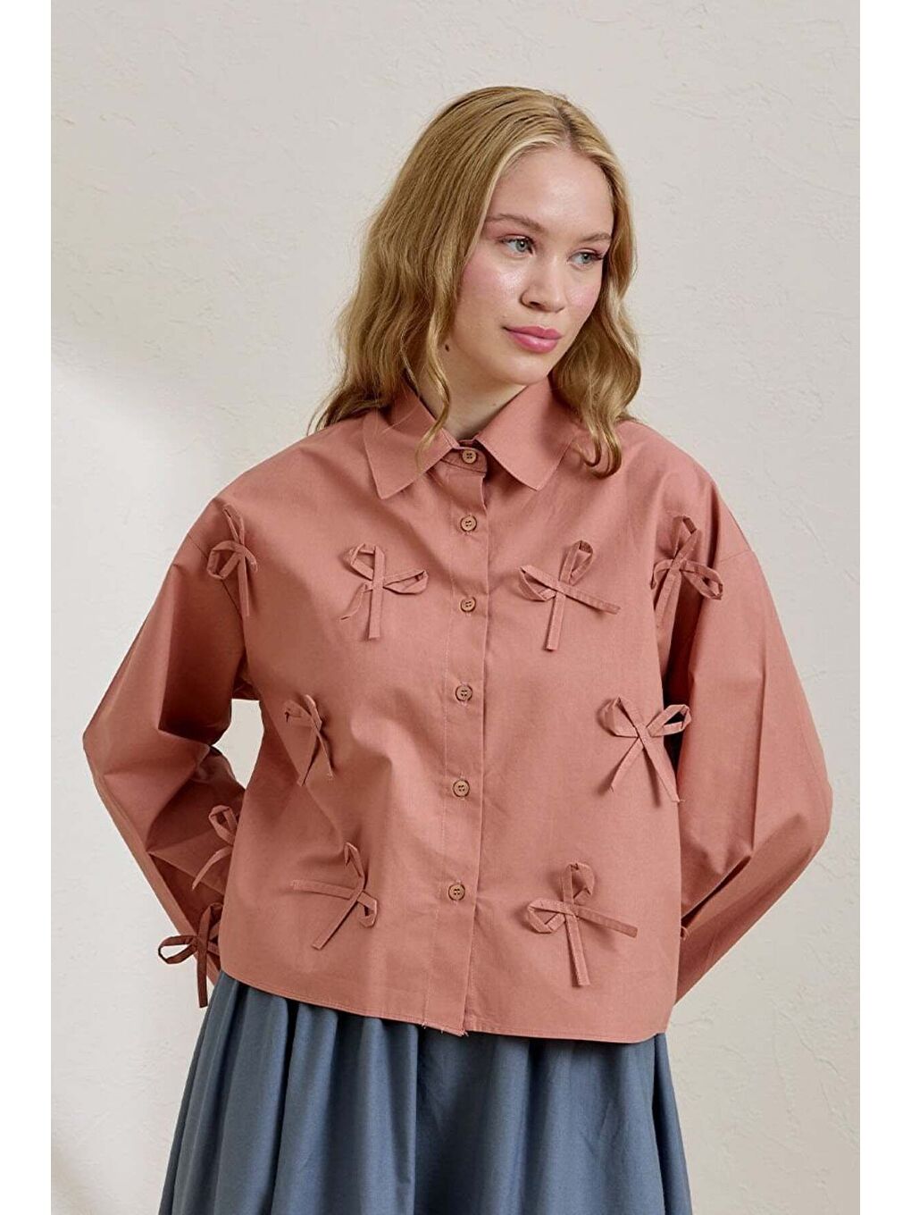 Pembe Somon Fiyonk Detay Crop Gömlek-2