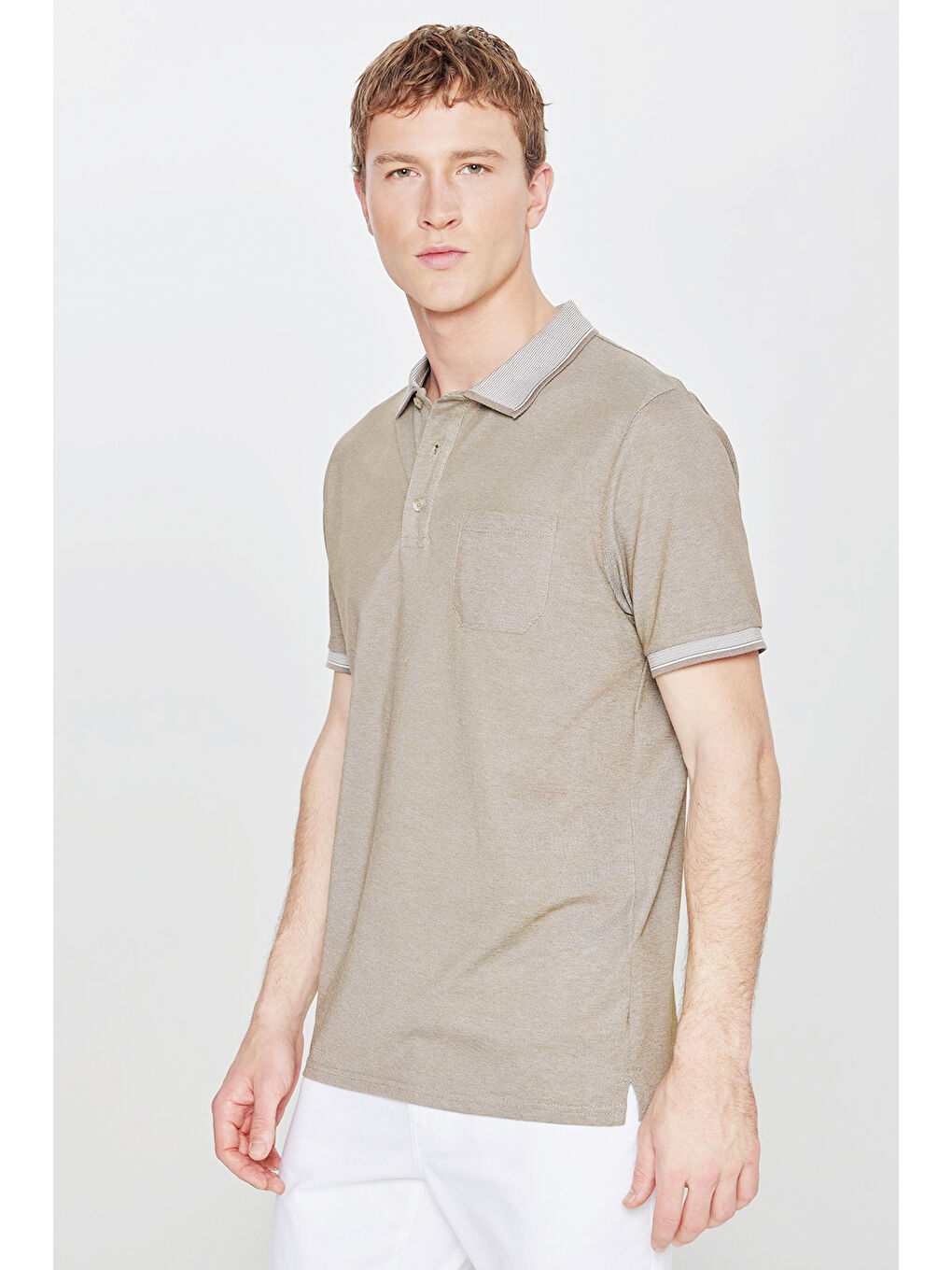 Erkek Nefti-Beyaz Pamuklu Comfort Fit Rahat Kesim Polo Yaka Cepli Tişört-3