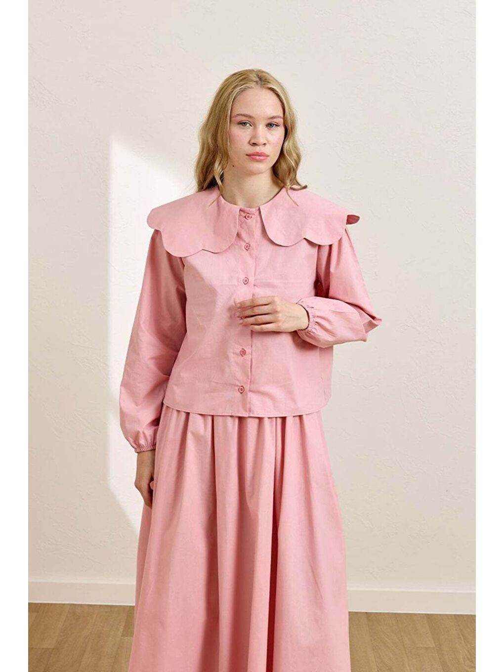 Soft Pembe Papatya Yaka Crop Gömlek