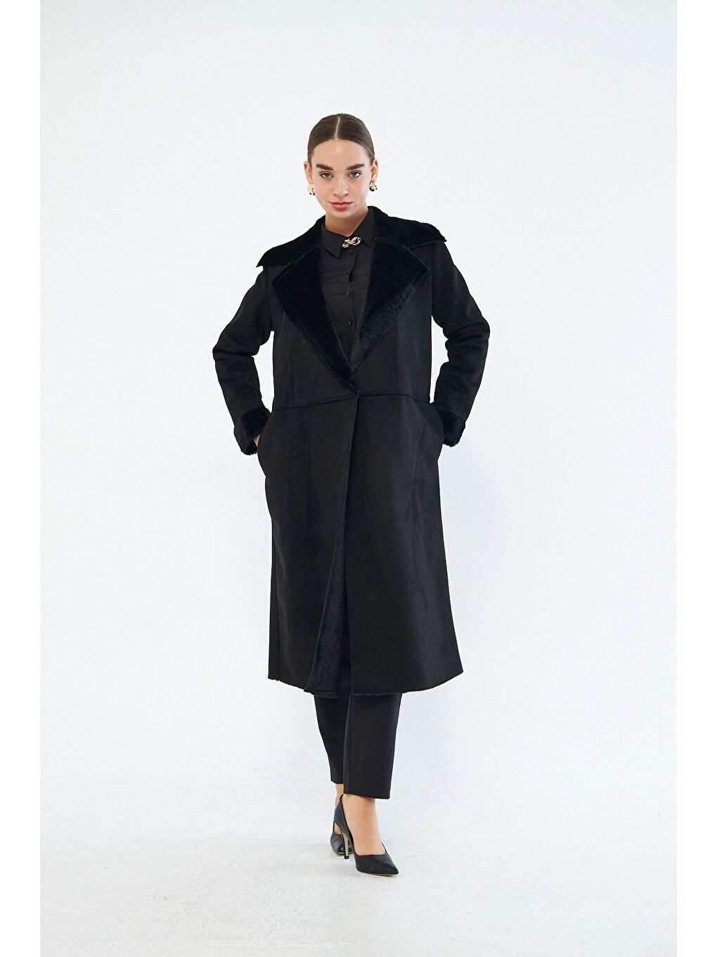 İçi Pelüşlü Siyah Kaban-2