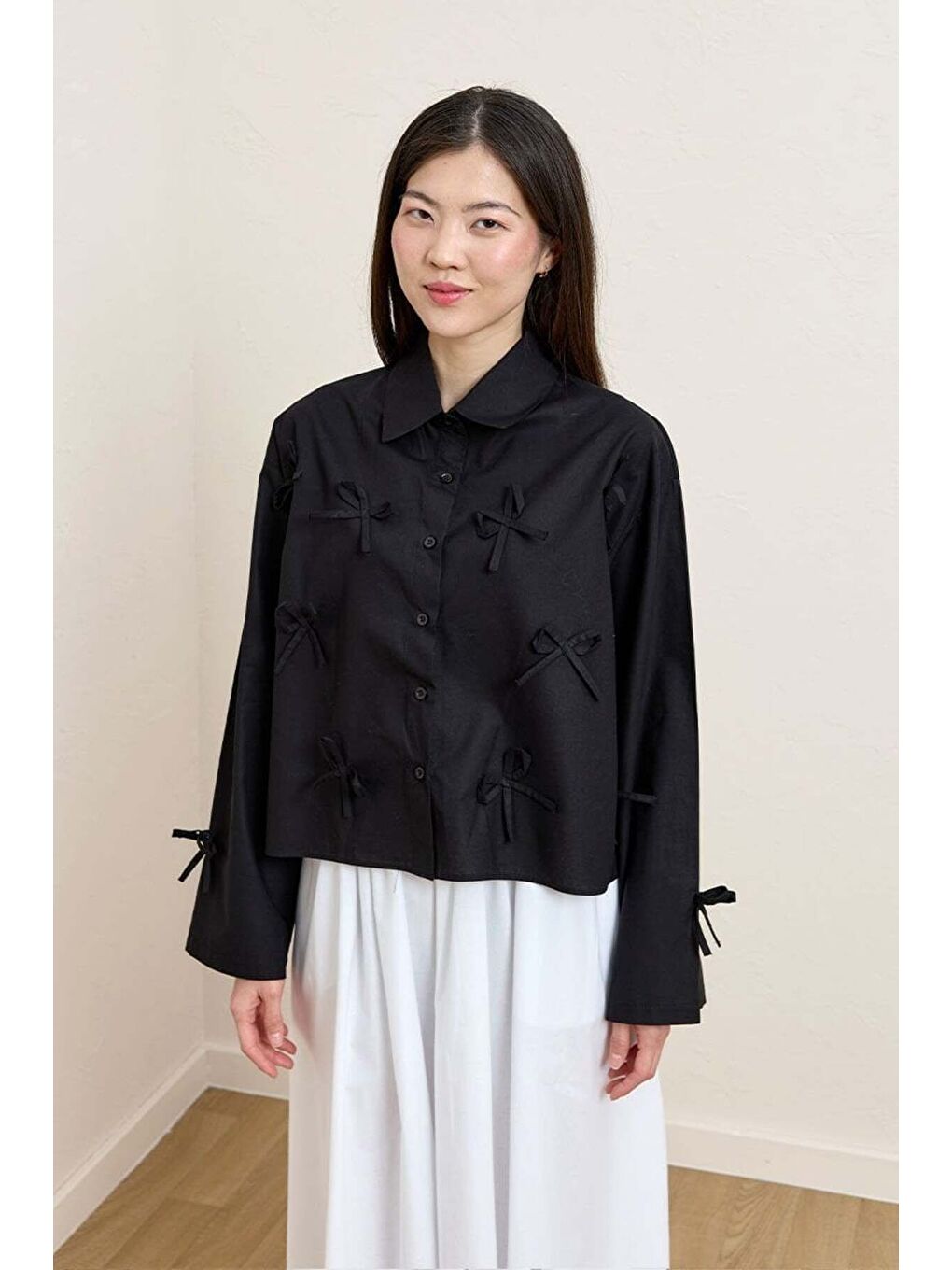 Siyah Fiyonk Detay Crop Gömlek-1