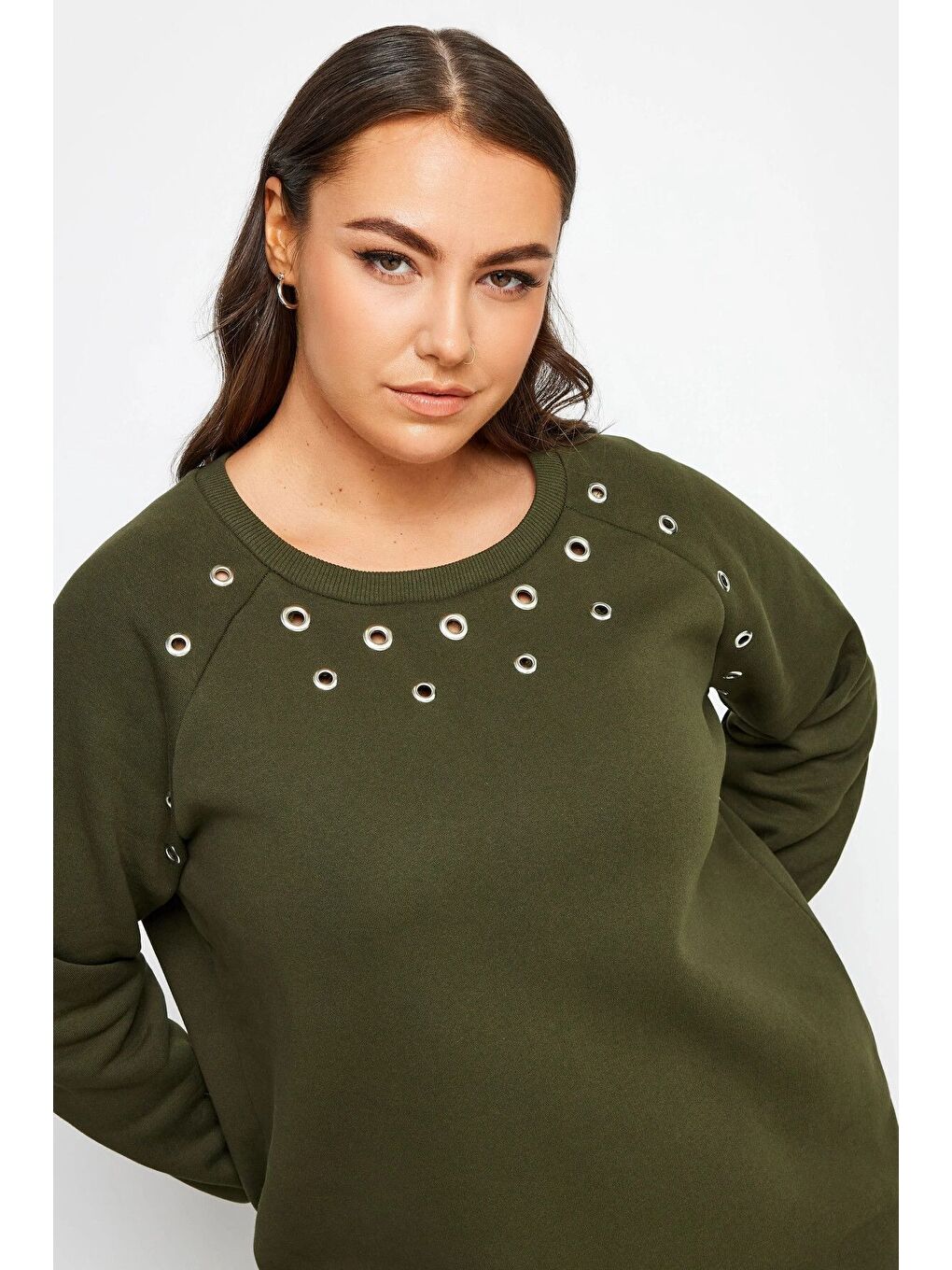 Haki Büyük Beden Bisiklet Yaka Kuşgözü Detaylı Uzun Kollu Sweatshirt 302830-1