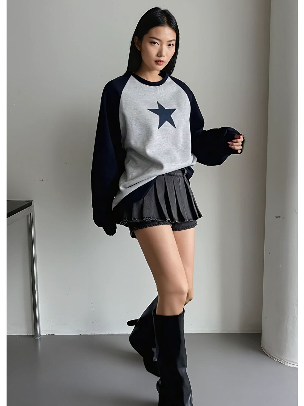 Gri Yıldız Desenli Bloklu Oversize Sweatshirt-1