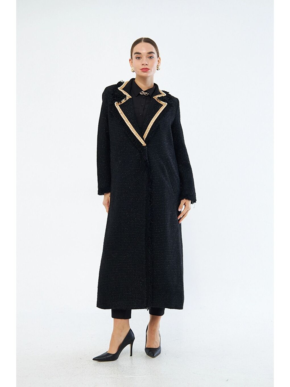 Yaka İncili Tüvit Siyah Kaban-1