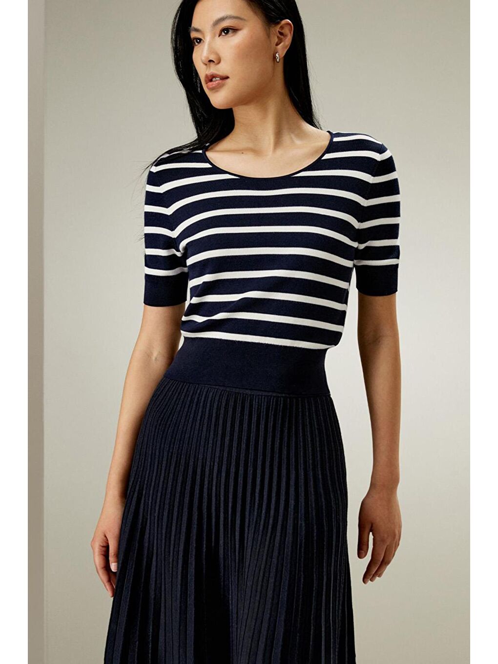 Lacivert Bisiklet Yaka Çizgili Kadın T-Shirt Mg2400-1