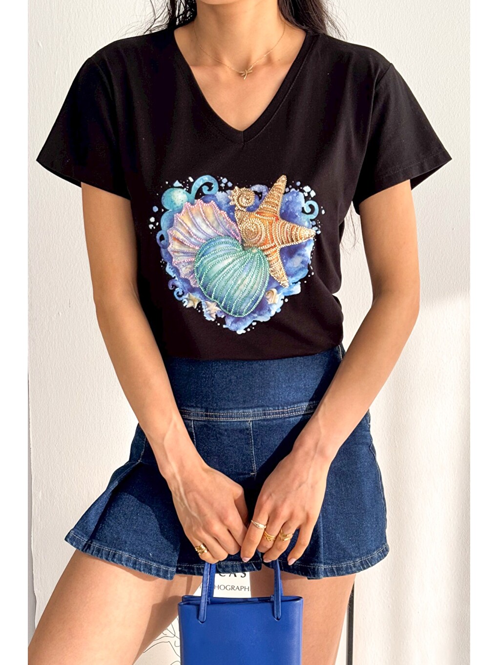 Siyah V Yaka Kısa Kol Pul Payet Aplikeli Örme Regular Fit T-Shirt-3