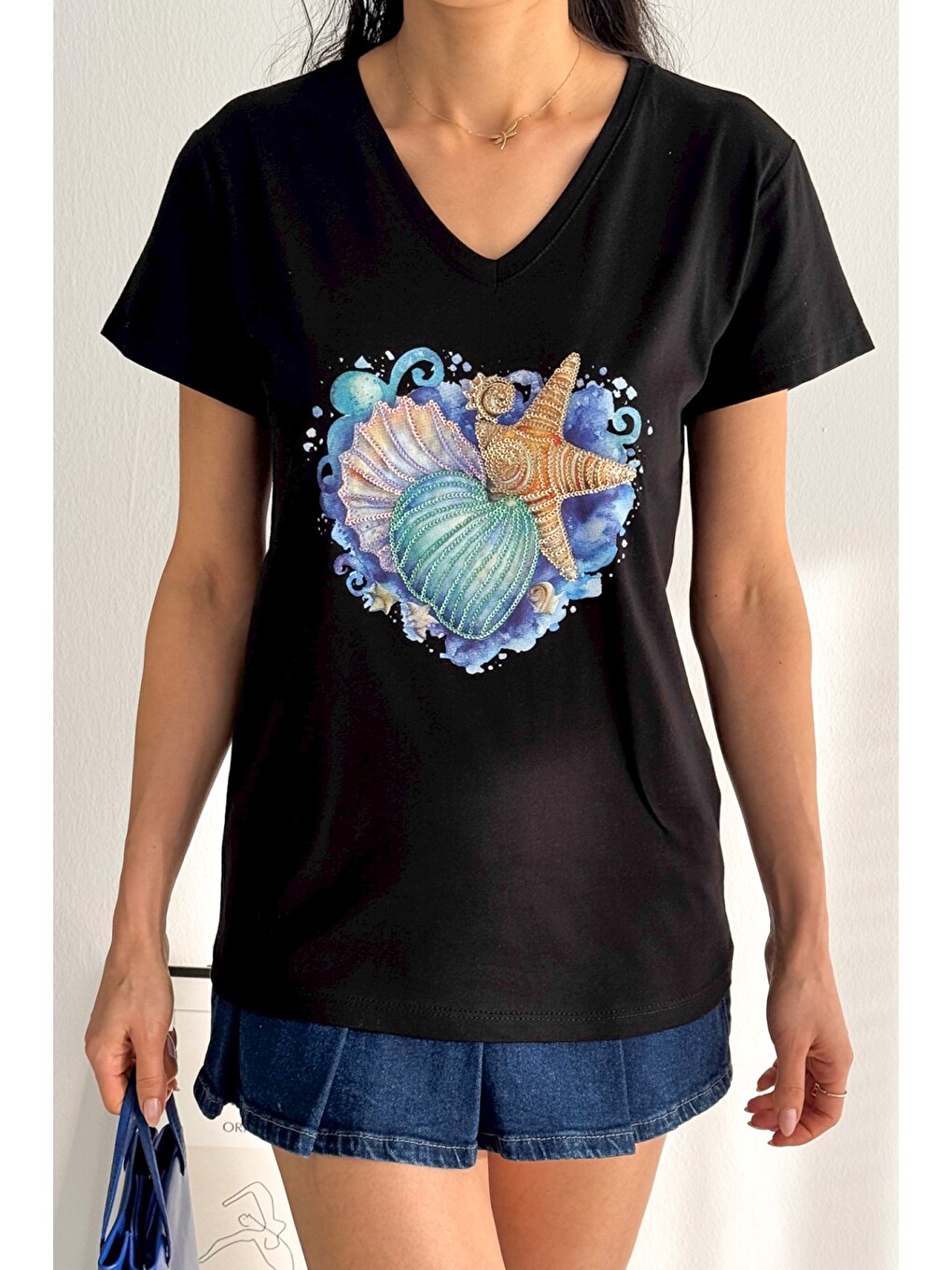 Siyah V Yaka Kısa Kol Pul Payet Aplikeli Örme Regular Fit T-Shirt-4