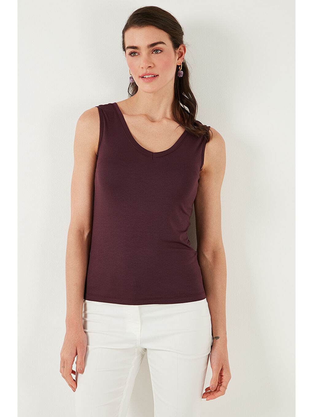 Kırmızı Kalın Askılı V Yaka Kadın Bluz 5864384-1