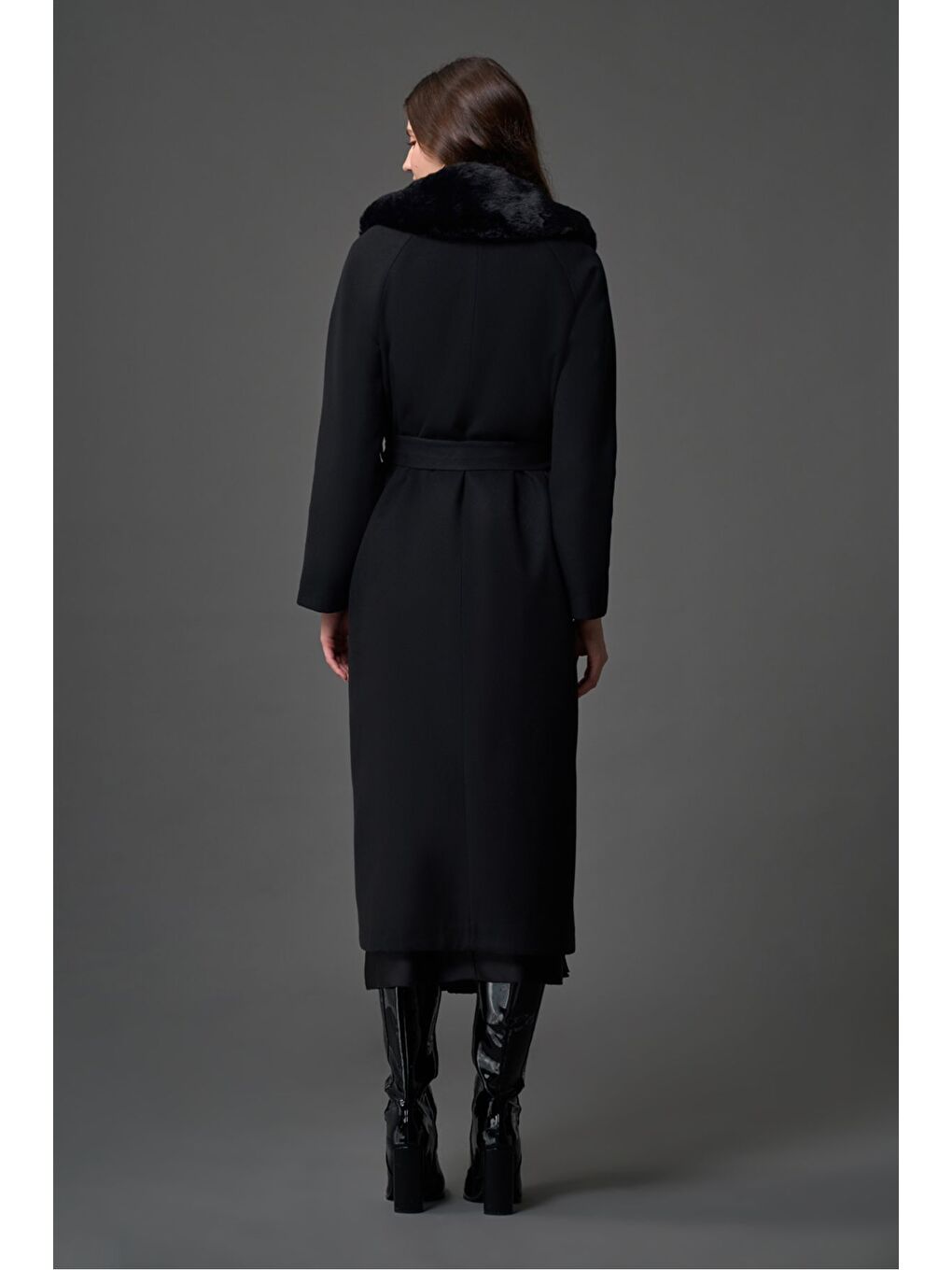 Yaka Kürklü Premium Siyah Kaban-4