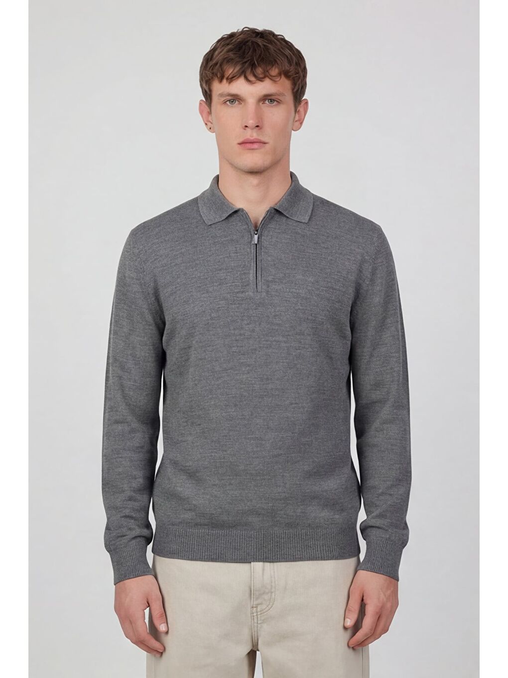 Erkek Gri Normal Kesim Regular Fit Yünlü Düz Fermuarlı Polo Yaka Triko Kazak