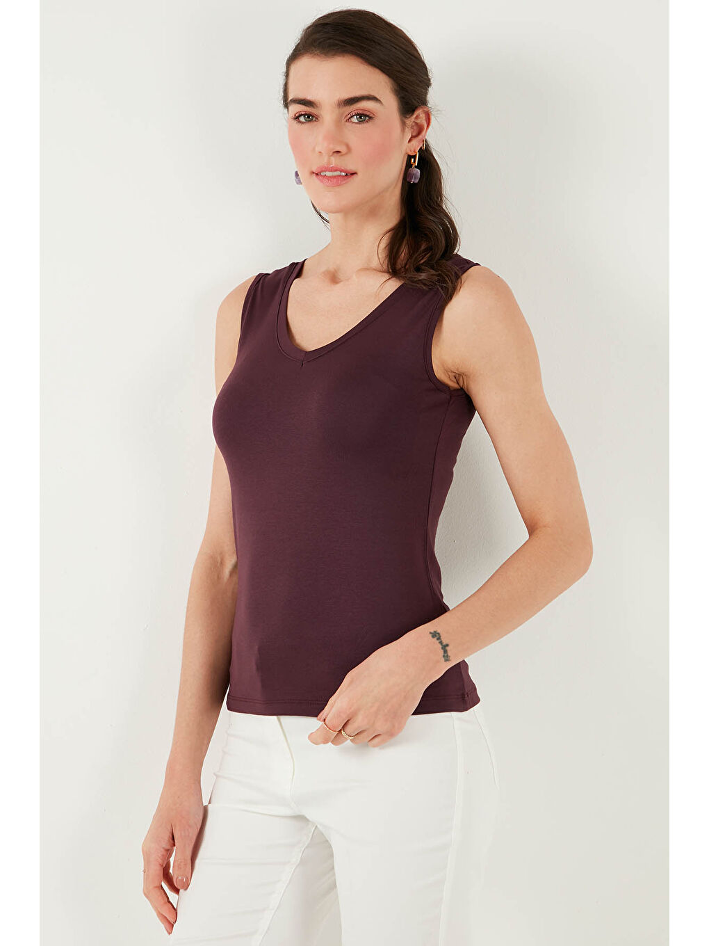 Kırmızı Kalın Askılı V Yaka Kadın Bluz 5864384-5