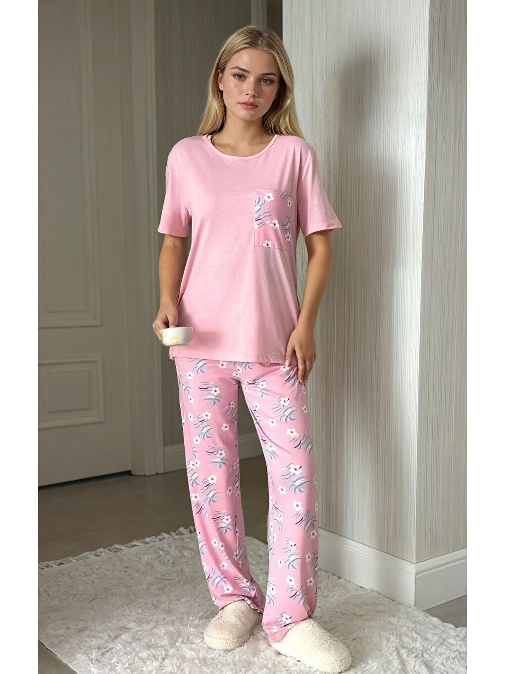Çiçek Desenli Kısa Kol Pembe Pijama Takımı-1
