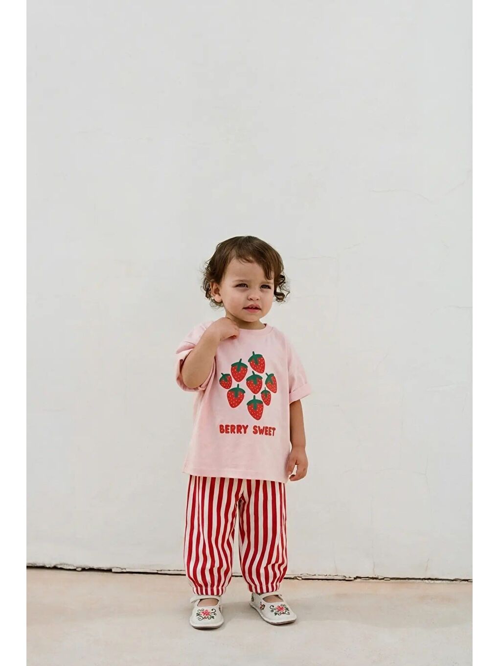 Kız Bebek Pamuklu Pembe Çilek Baskılı Tişört Eşofman Takım
