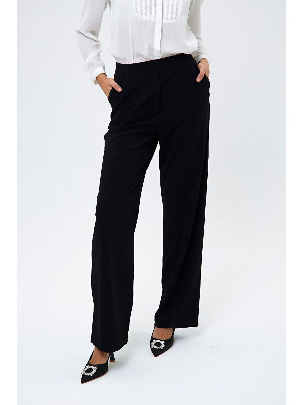 Bel Lastikli Pile Detaylı Siyah Kadın Pantolon-2