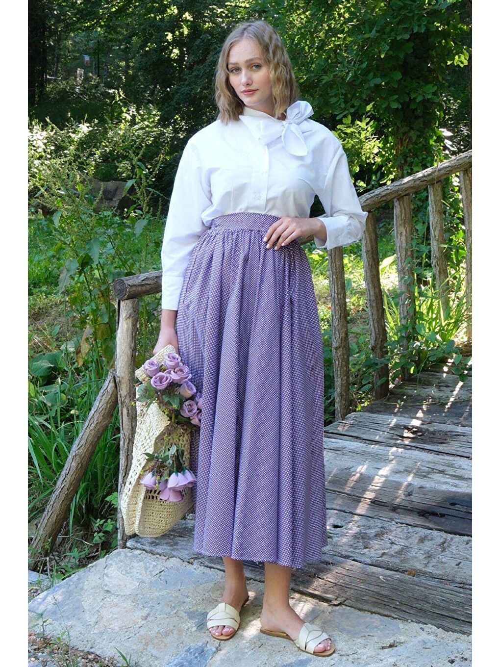 Beyaz Yakası Fiyonklu Gömlek & Mor Puantiyeli Etek Takım-2