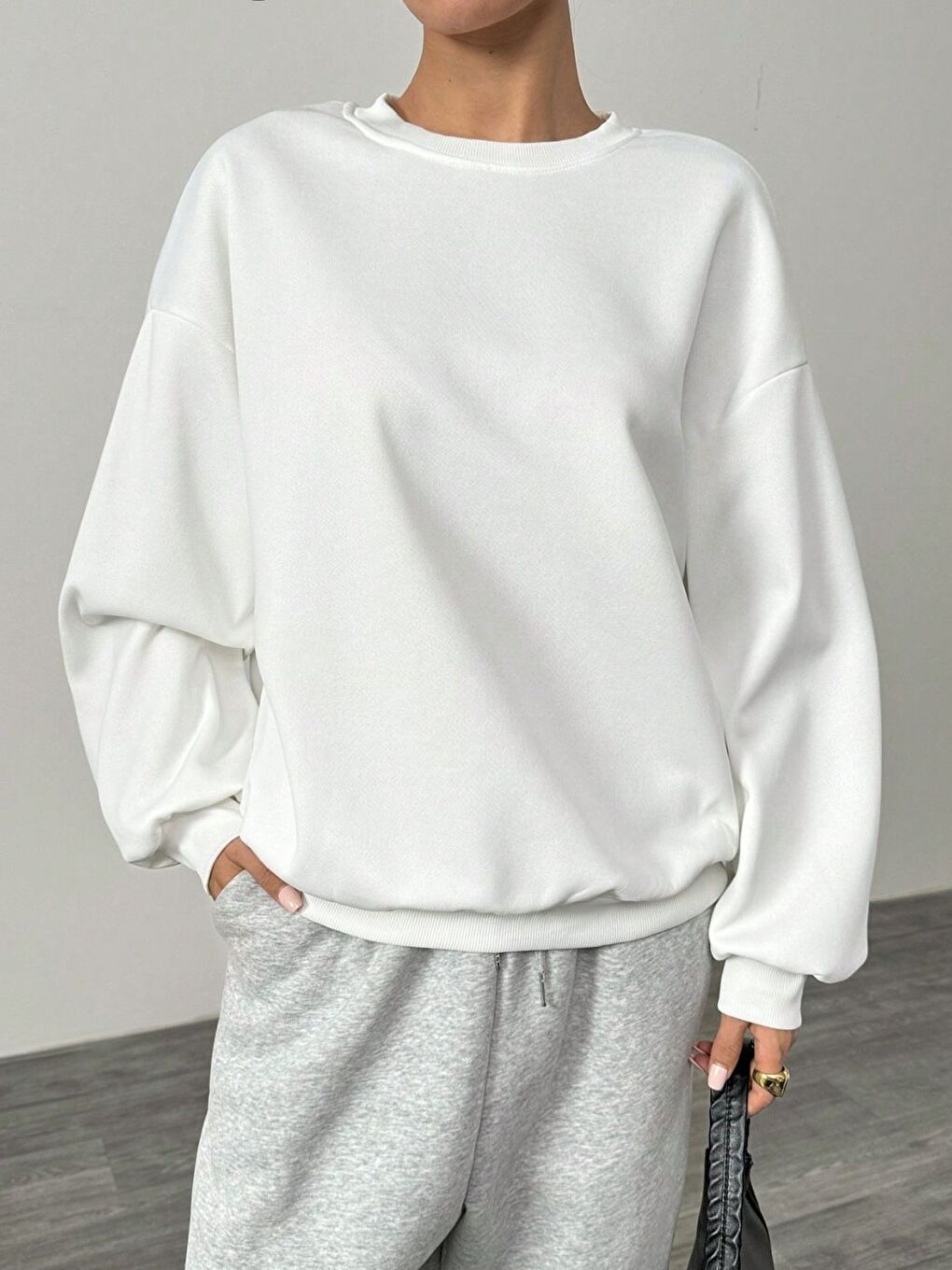 Kadın Beyaz Düz Bol Kalıp Bisiklet Yaka New Sweatshirt-2