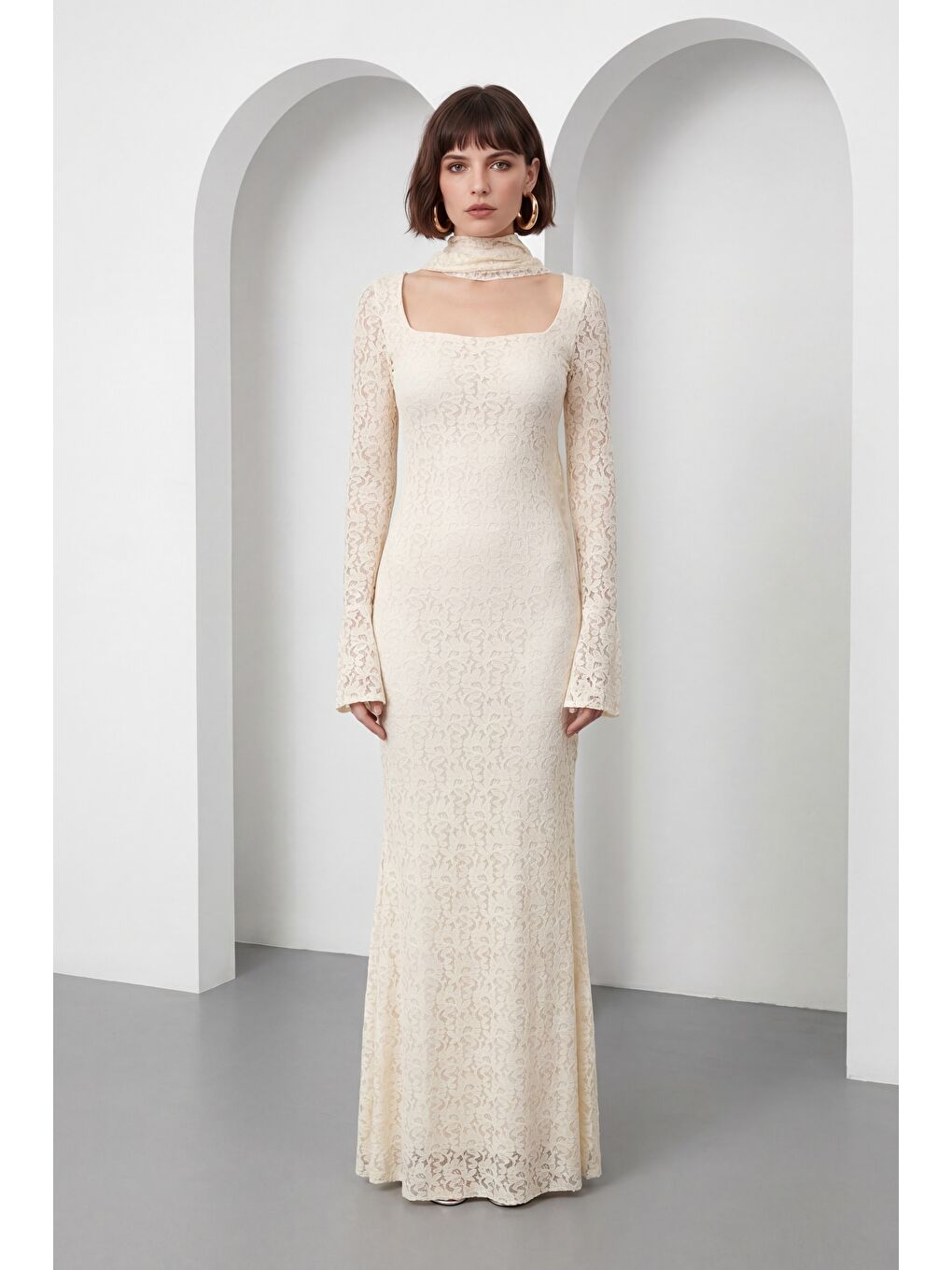 Kadın Bej Şal Yaka Uzun Dantel Davet Elbisesi