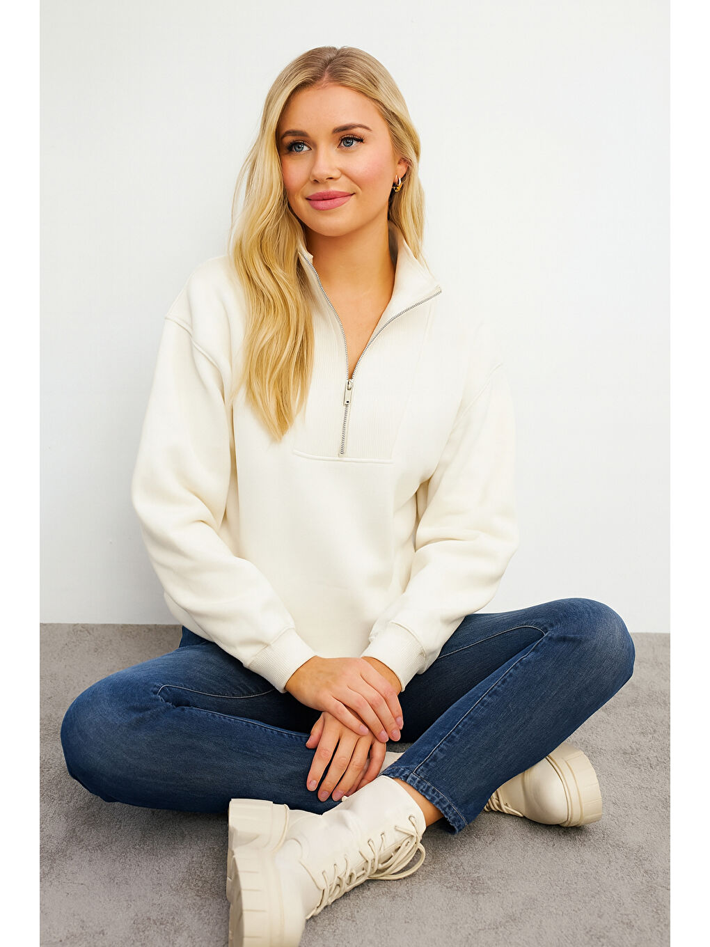 Bej Regular Fit Dik Yaka Yarım Fermuarlı Sweat 25K0166K1-1