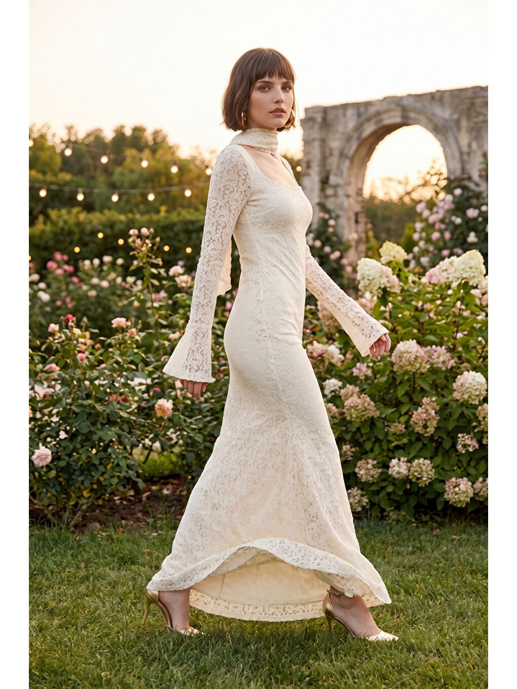 Kadın Bej Şal Yaka Uzun Dantel Davet Elbisesi-4