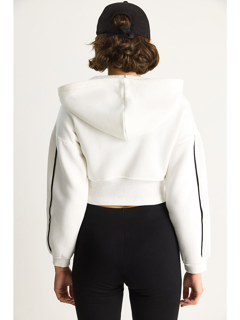 Beyaz Kadın Kapüşonlu Fermuarlı Korse Detaylı Şardonlu Crop Hırka-6