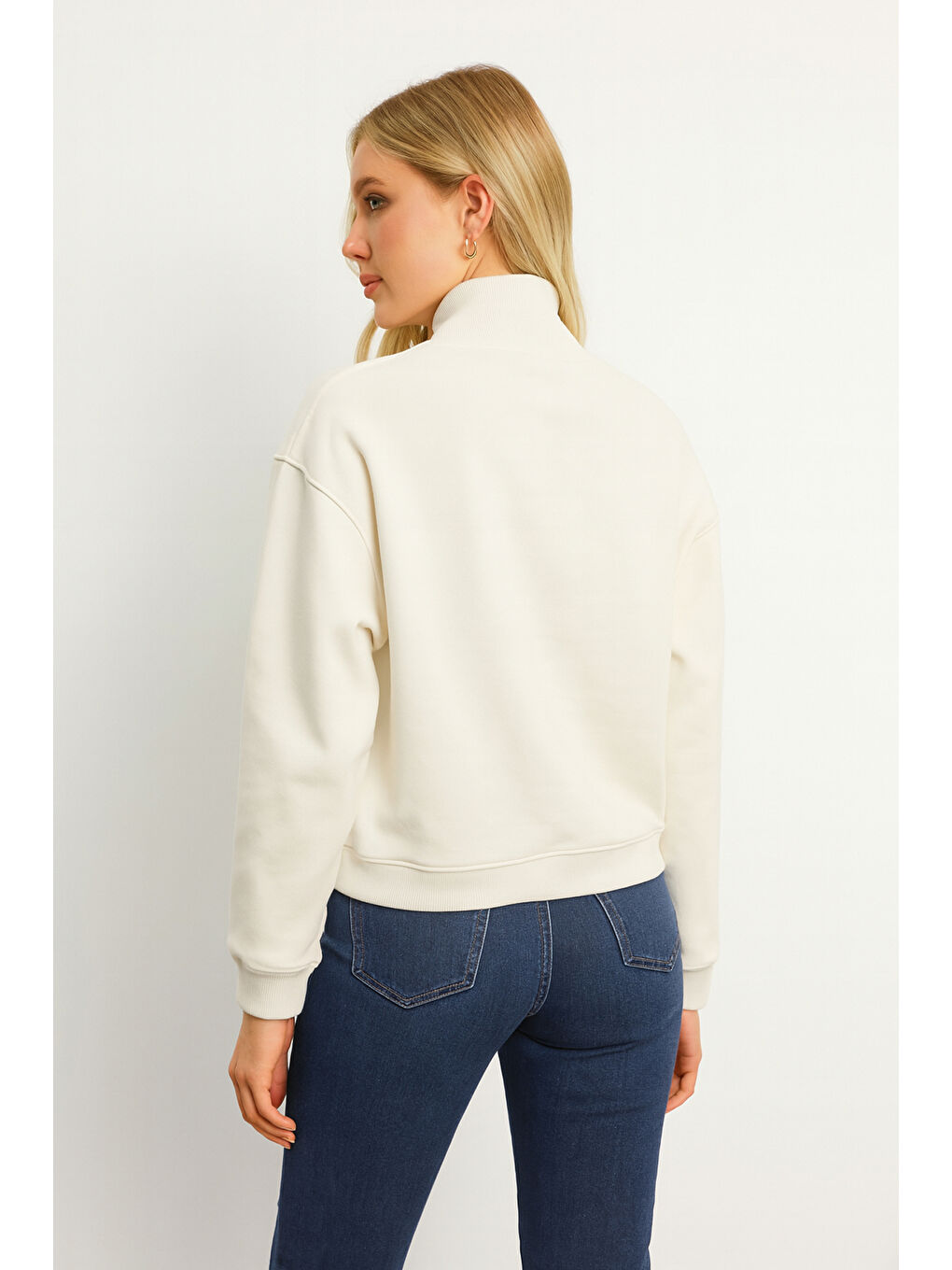 Bej Regular Fit Dik Yaka Yarım Fermuarlı Sweat 25K0166K1-3