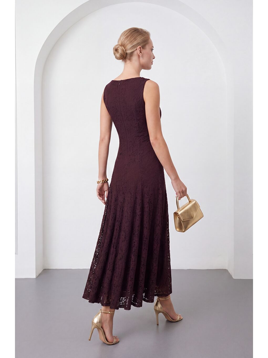 Kadın Kahverengi Bisiklet Yaka Dantelli Uzun Davet Elbisesi-5
