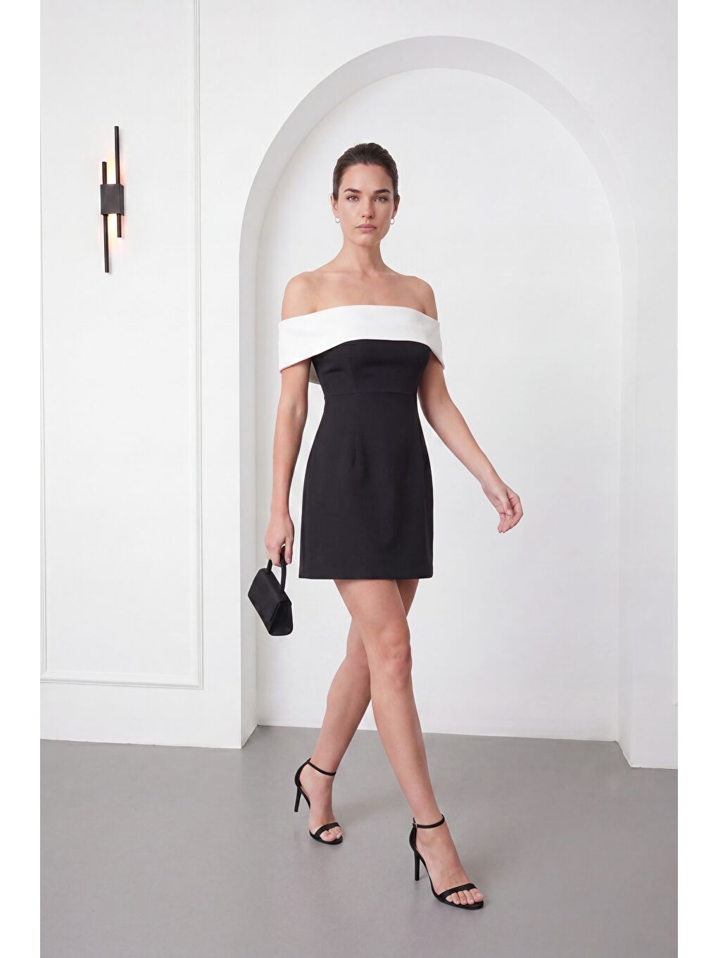 Kadın Siyah Kayık Yaka Mini Davet Elbisesi