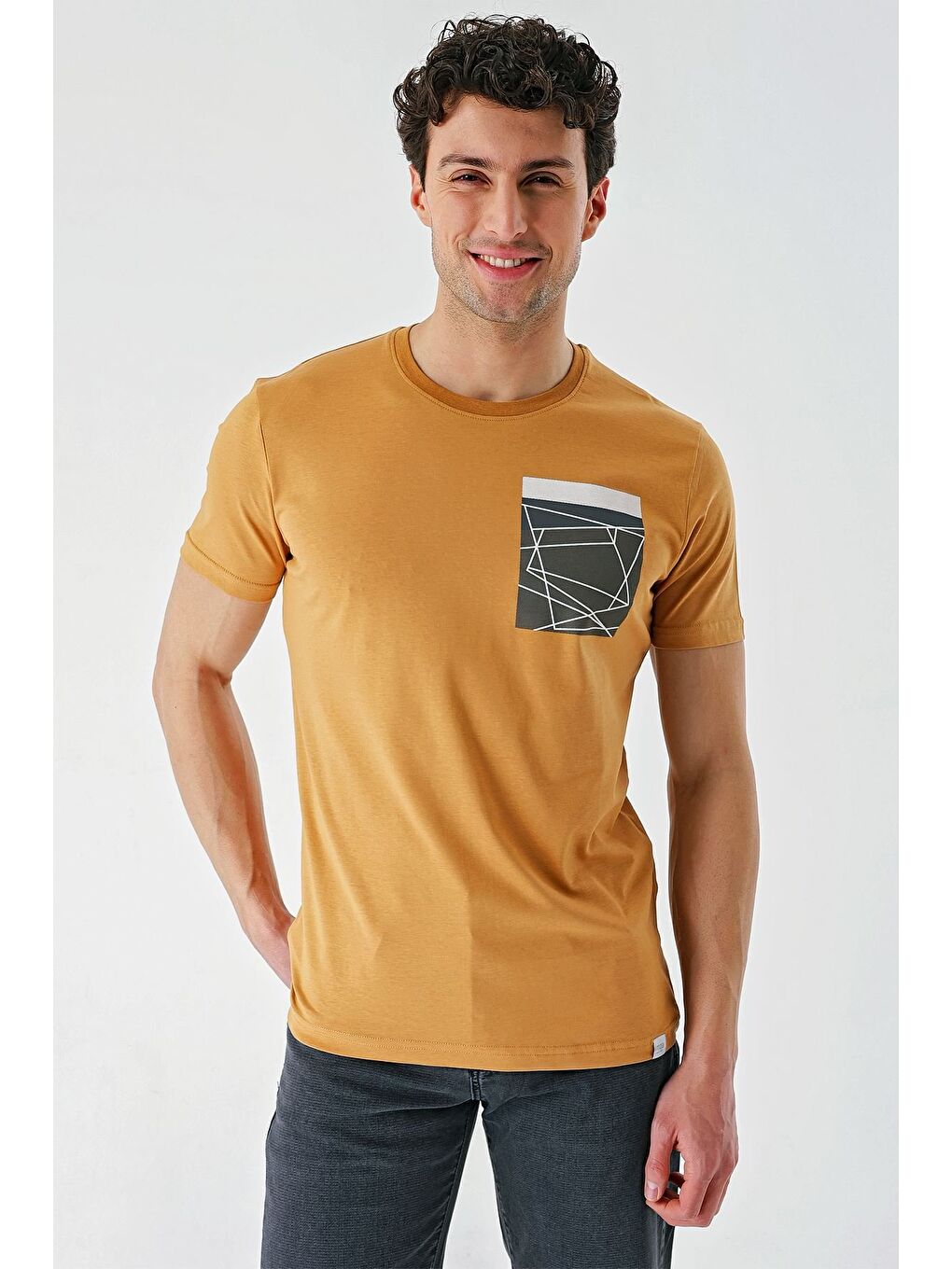 Sarı Hardal Baskılı Bez Ayağı Bisiklet Yaka %100 Pamuk Casual Slim Fit Dar Kesim Tişört 1011240169-2