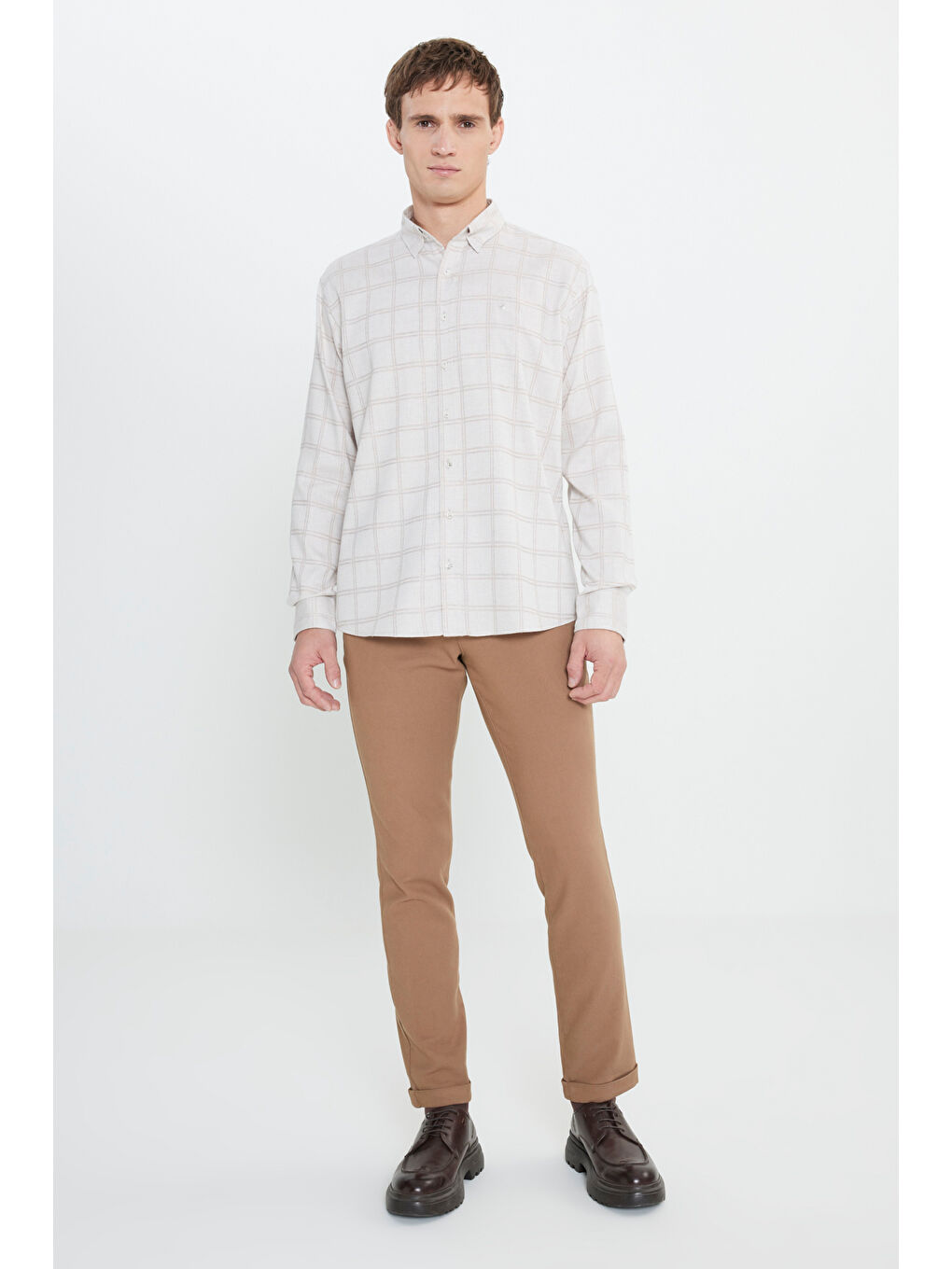 Kahverengi Erkek BEJ ACIK KAHVE Oxford Regular Fit Rahat Kesim Gizli Düğmeli Yaka Kareli Gömlek-1