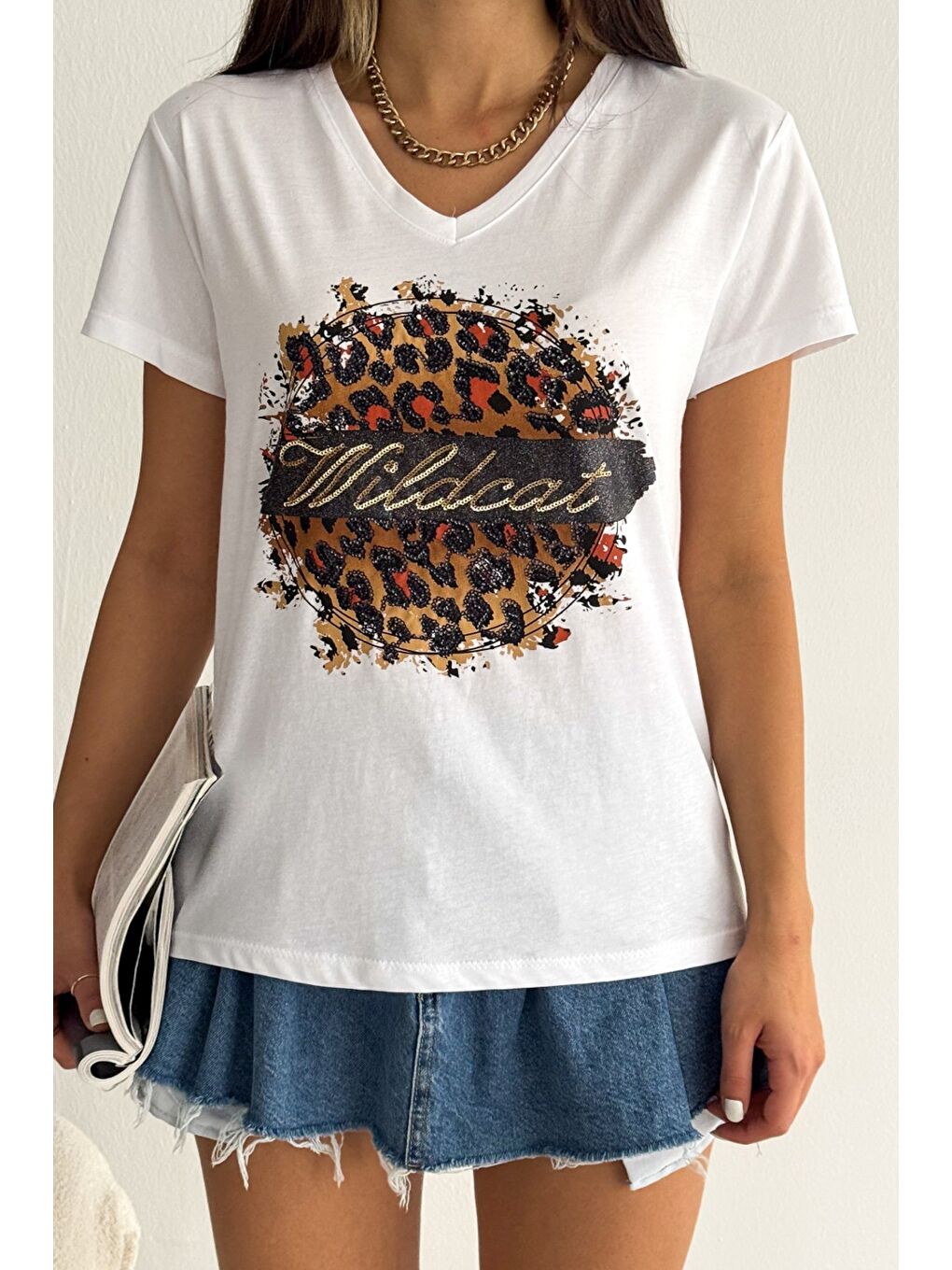 Beyaz V Yaka Kısa Kol Pul Payet Aplikeli Örme Regular Fit T-Shirt-3