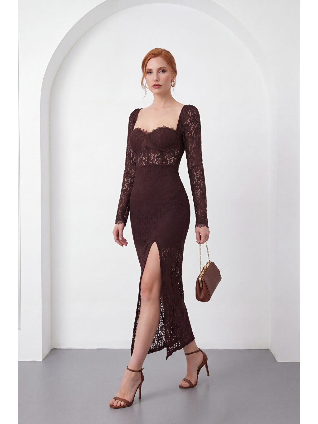 Kadın Kahverengi Dantel Detaylı Yırtmaçlı Uzun Elbise-1