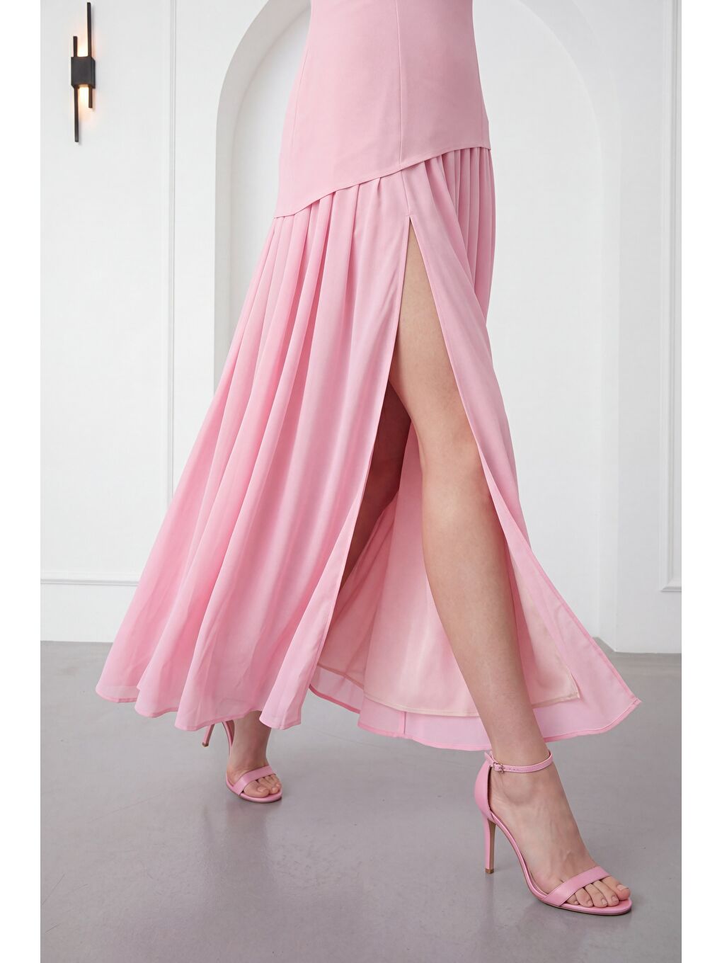 Kadın Pembe Kare Yaka Yırtmaçlı  Uzun Davet Elbisesi-2