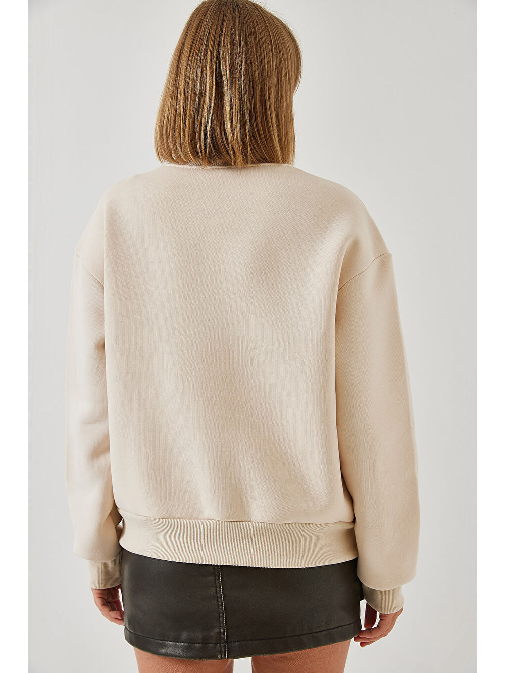 Bej Kadın Kalp Nakışlı Sweatshirt-3