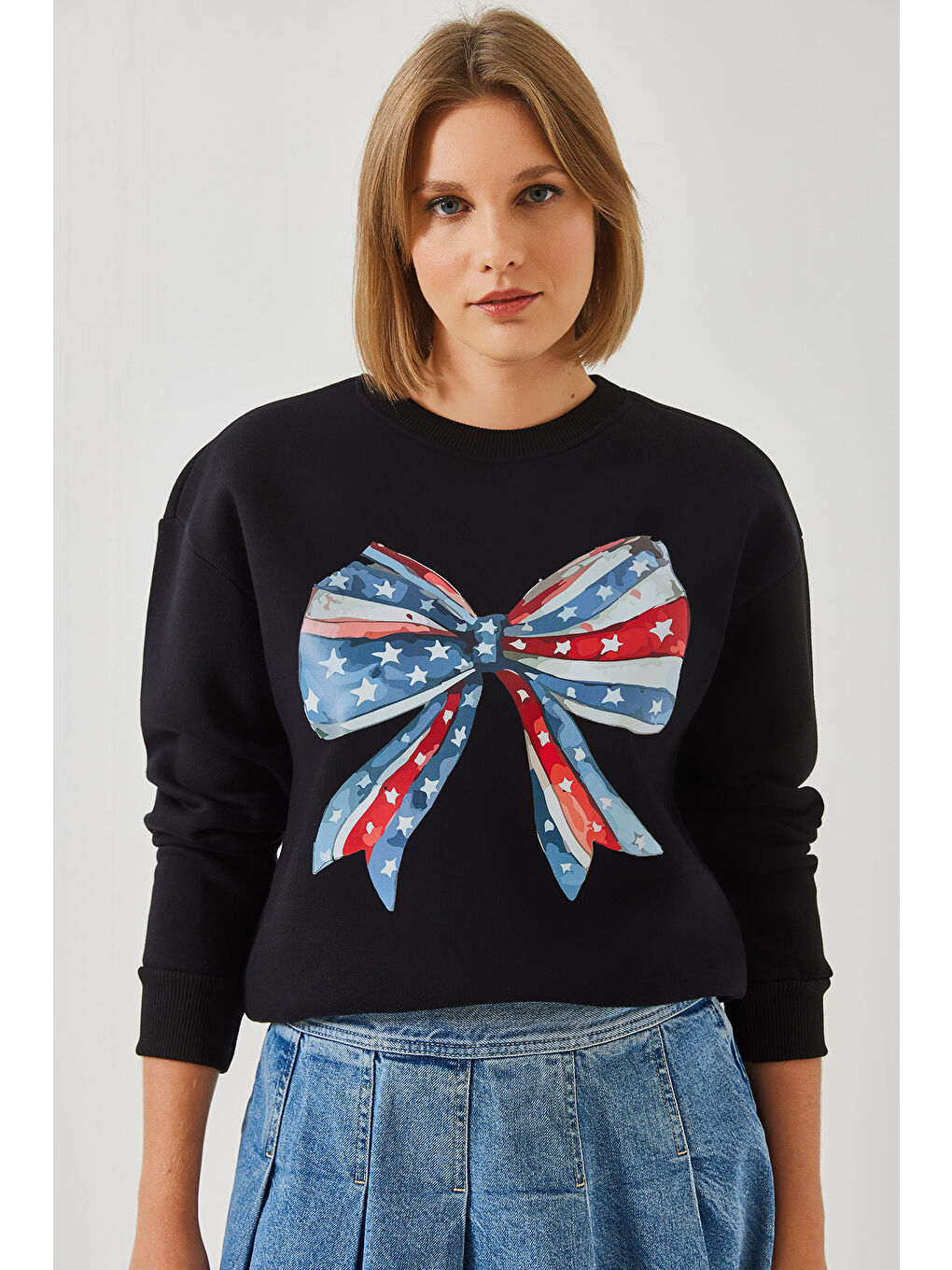 Siyah Kadın Renkli Kelebek Baskılı Sweatshirt MBHS-3