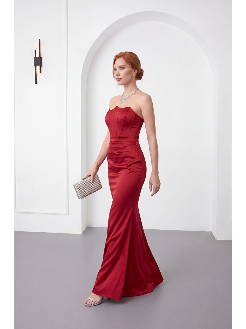 Kadın Kırmızı Dar Kalıp Straplez Yaka Beli Drapeli Saten Abiye Elbise-2