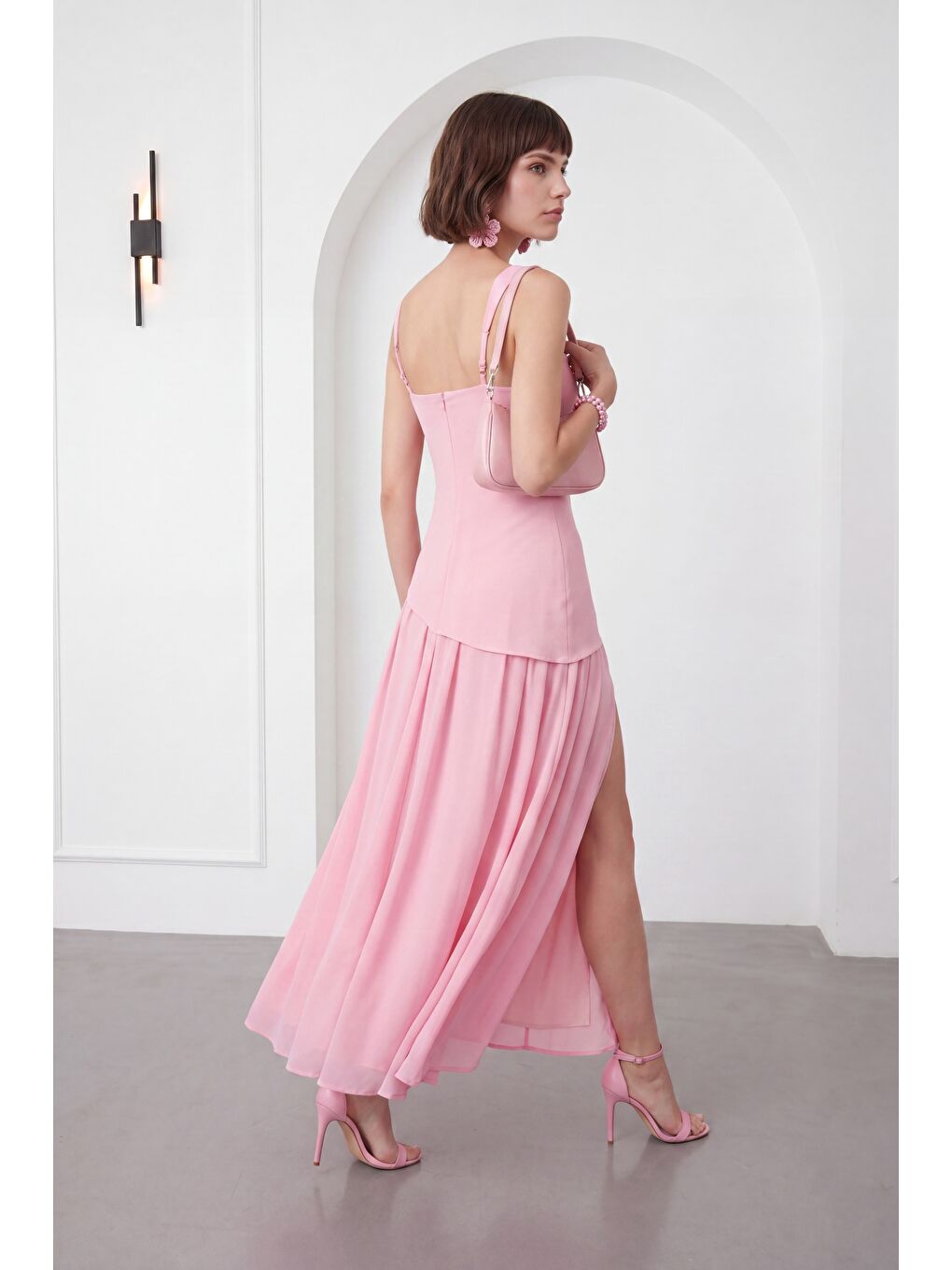 Kadın Pembe Kare Yaka Yırtmaçlı  Uzun Davet Elbisesi-4