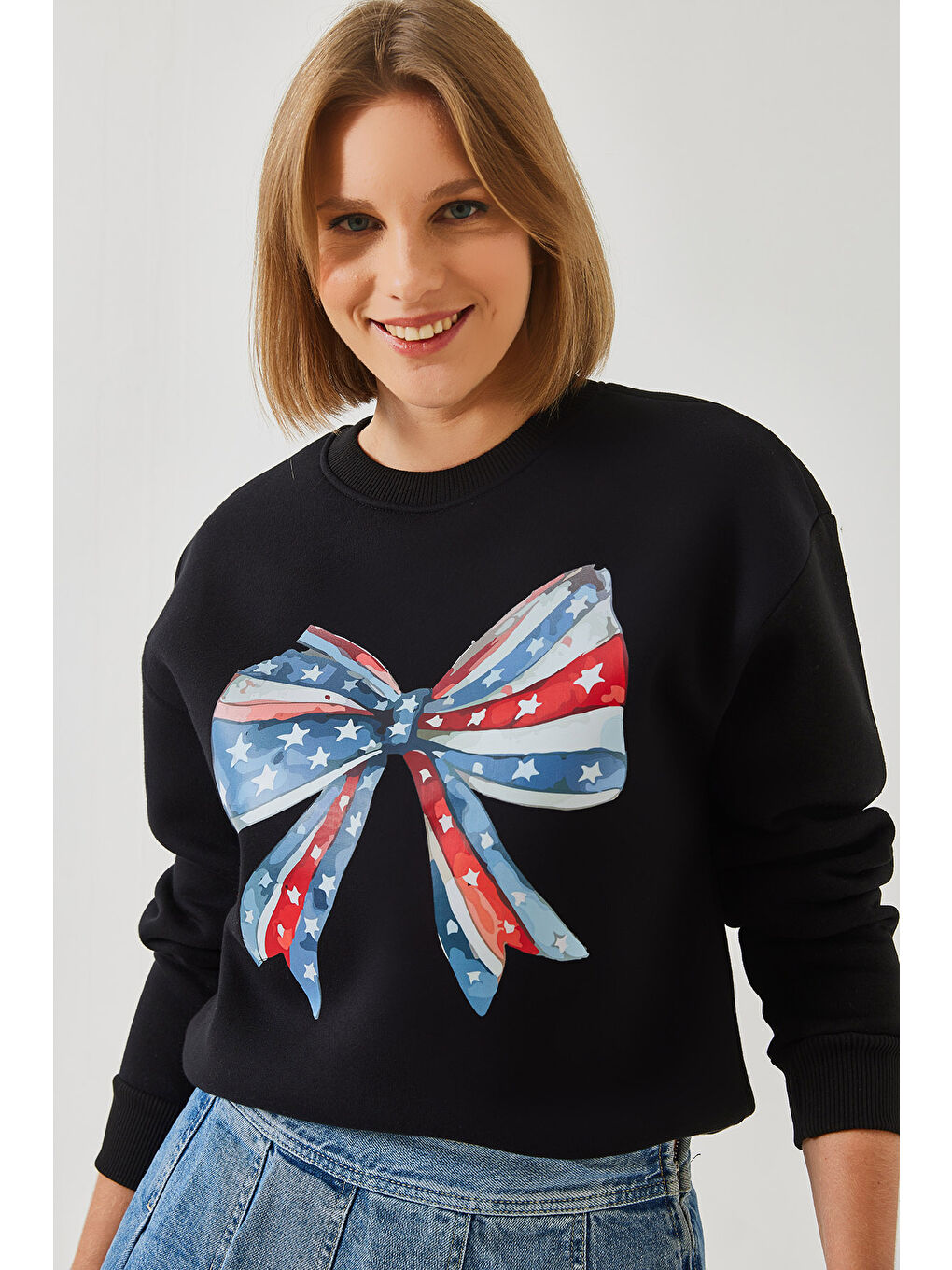 Siyah Kadın Renkli Kelebek Baskılı Sweatshirt MBHS-5