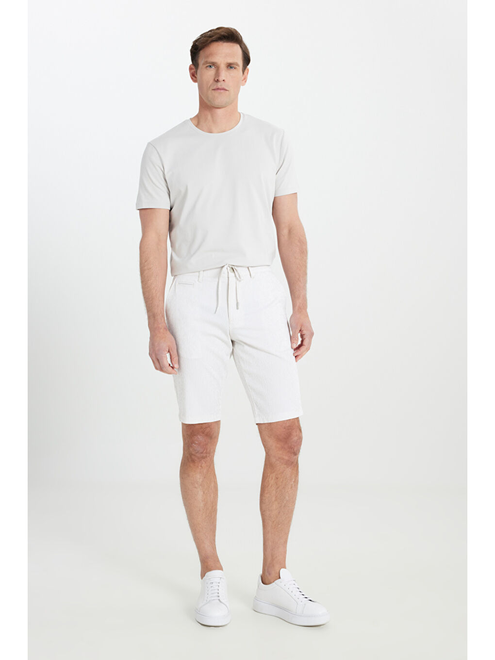 Bej Erkek Ekru-Vizon Slim Fit Dar Kesim Yan Cepli Gofre Desenli Şort-1