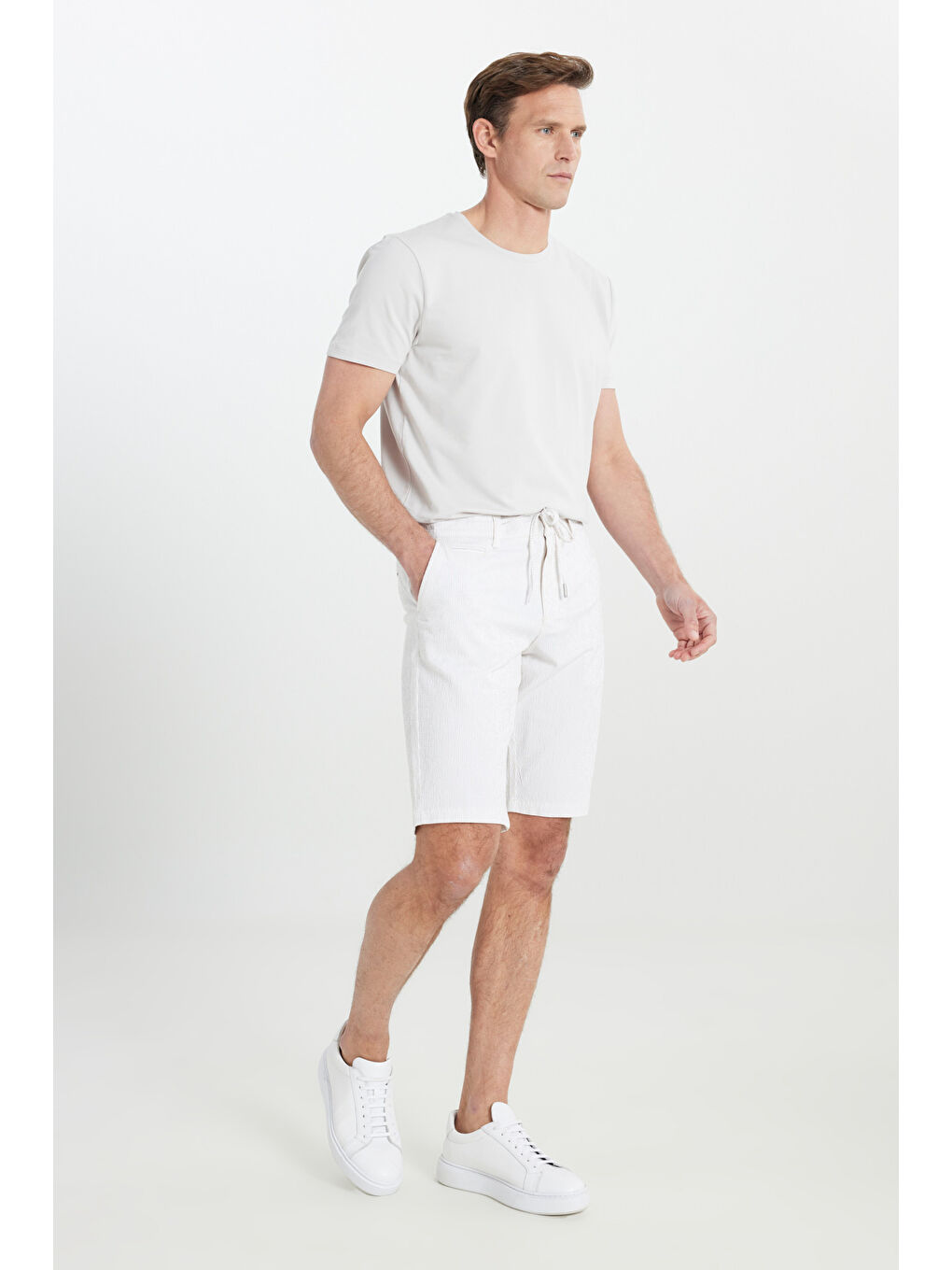 Bej Erkek Ekru-Vizon Slim Fit Dar Kesim Yan Cepli Gofre Desenli Şort-2