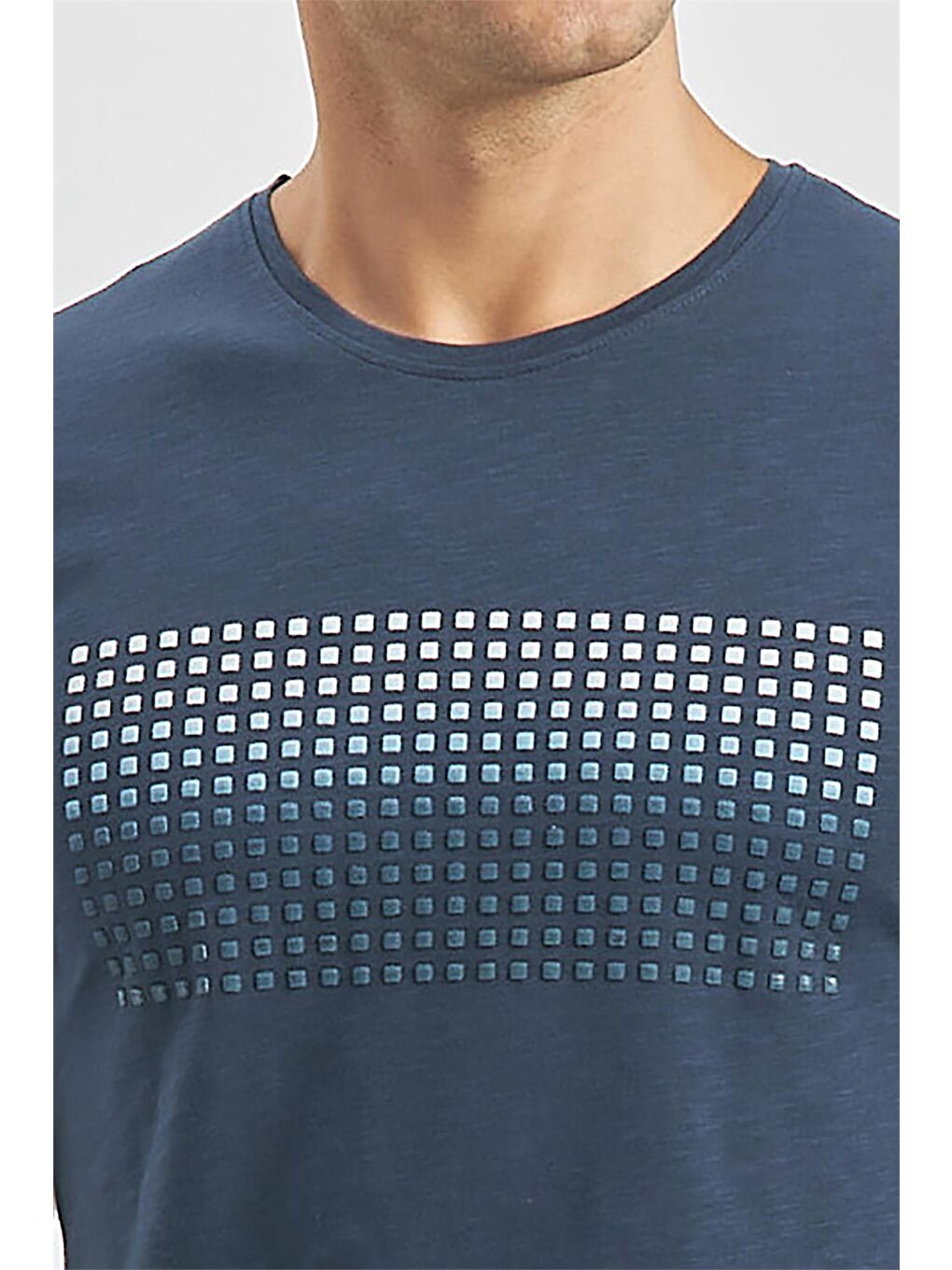 Koyu Lacivert Baskılı Bez Ayağı Bisiklet Yaka Cepli %100 Pamuk Slim Fit Dar Kesim Tişört 1011240182-3