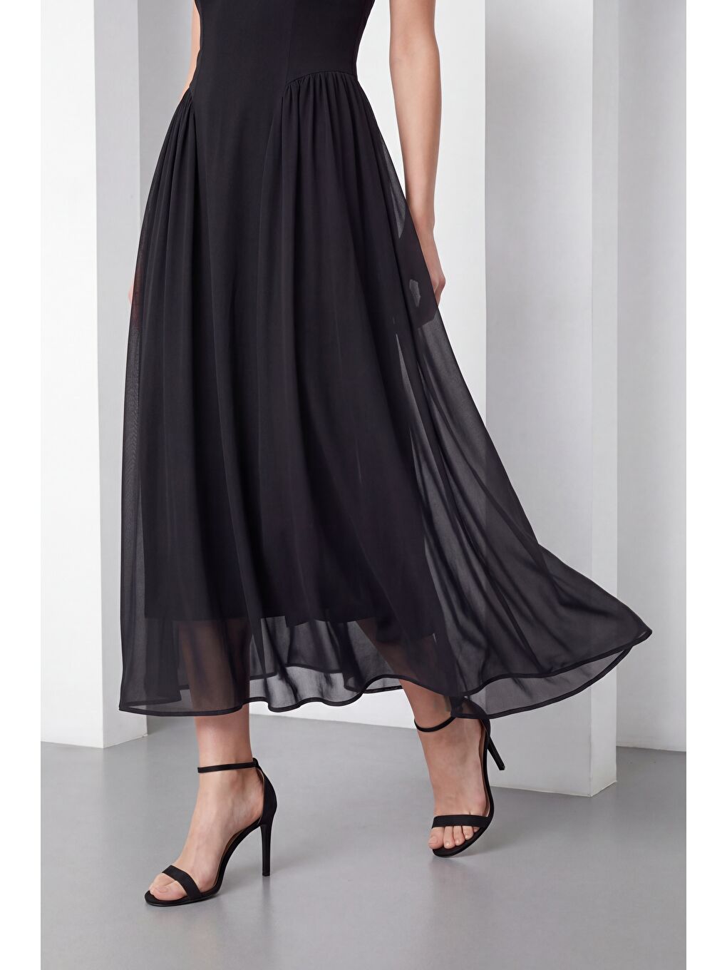 Kadın Siyah Straplez Yaka Midi Davet Elbisesi-2