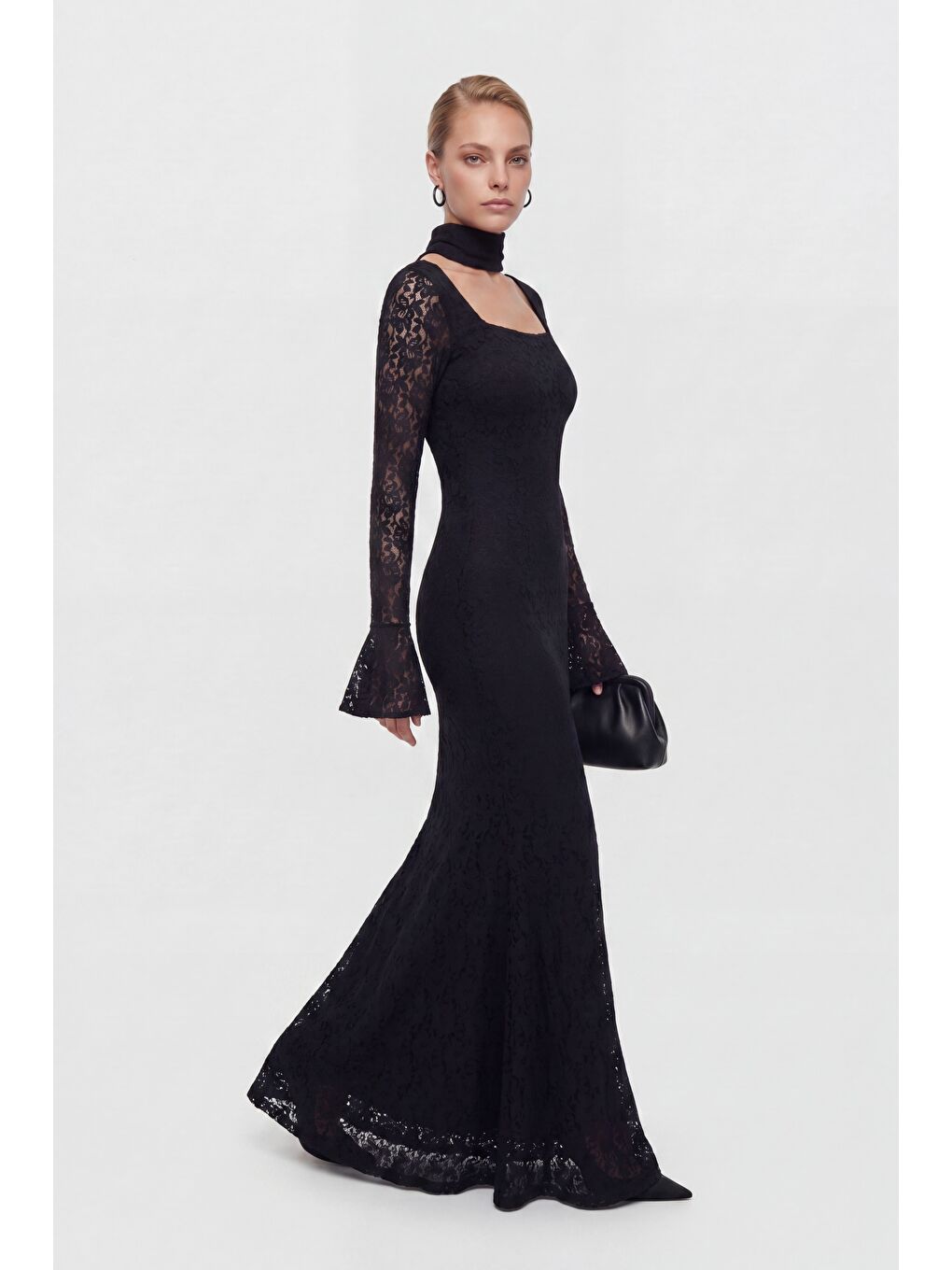 Kadın Siyah Şal Yaka Uzun Dantel Davet Elbisesi