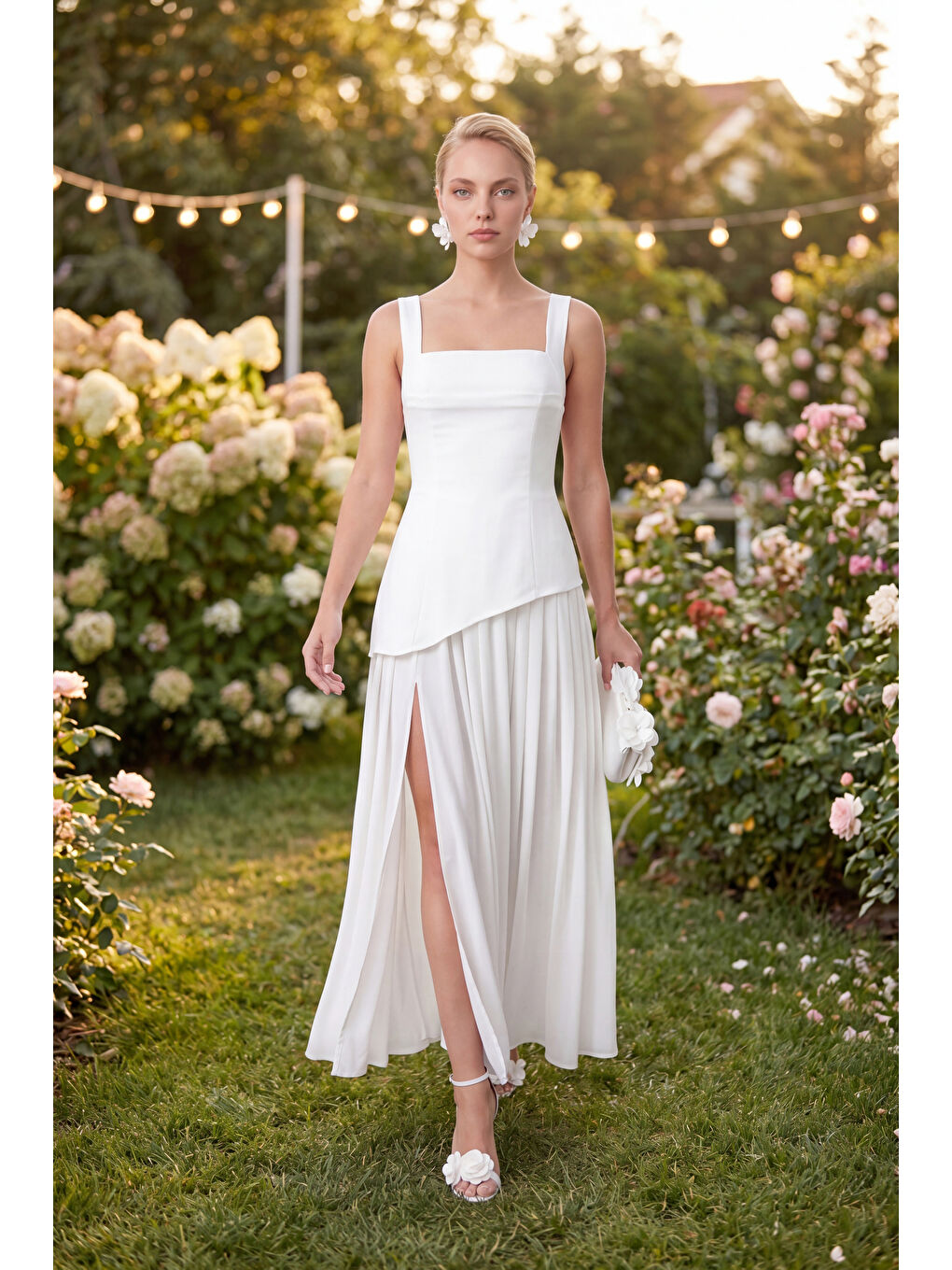 Kadın Beyaz Kare Yaka Yırtmaçlı  Uzun Davet Elbisesi-4