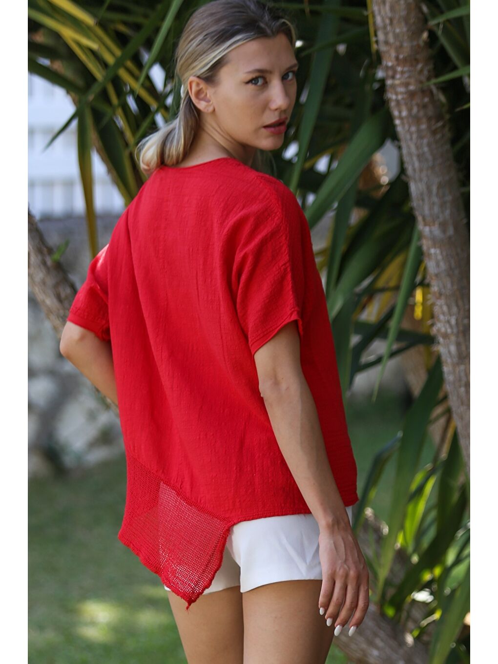 Kırmızı Yuvarlak Yaka Yarasa Kol Etek Ucu File Detaylı Dokuma Asimetrik Casual Bluz-3